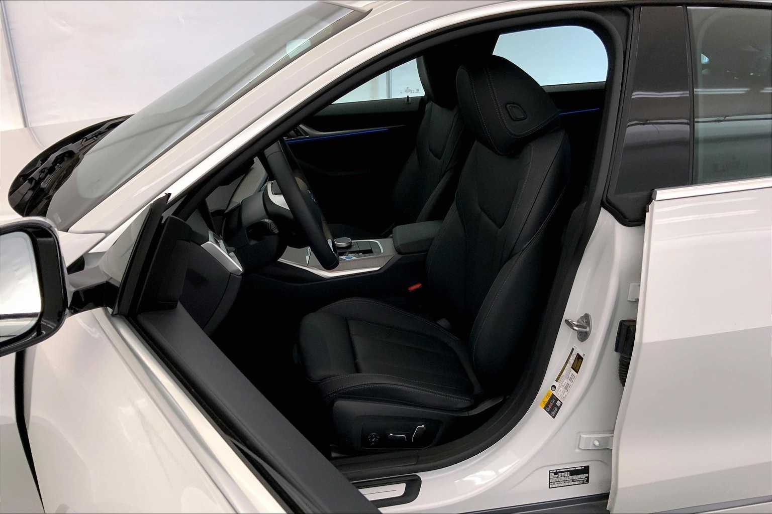 Thumbnail: 2025 BMW i4 - 11