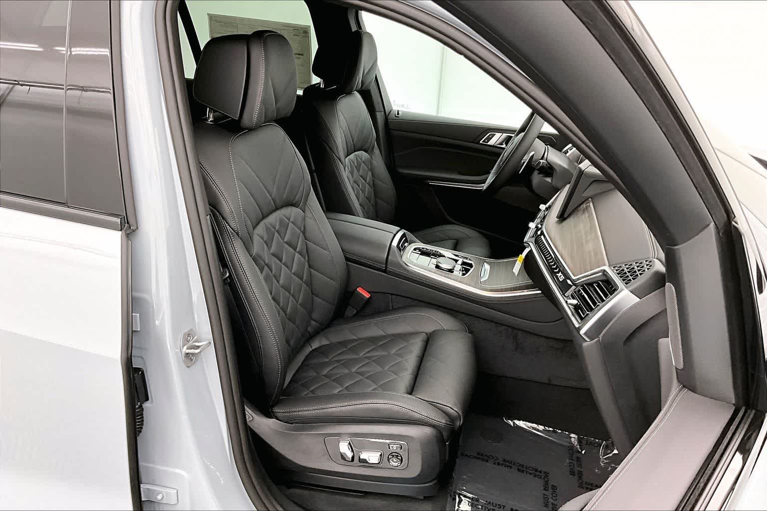Thumbnail: 2026 BMW X5 - 14