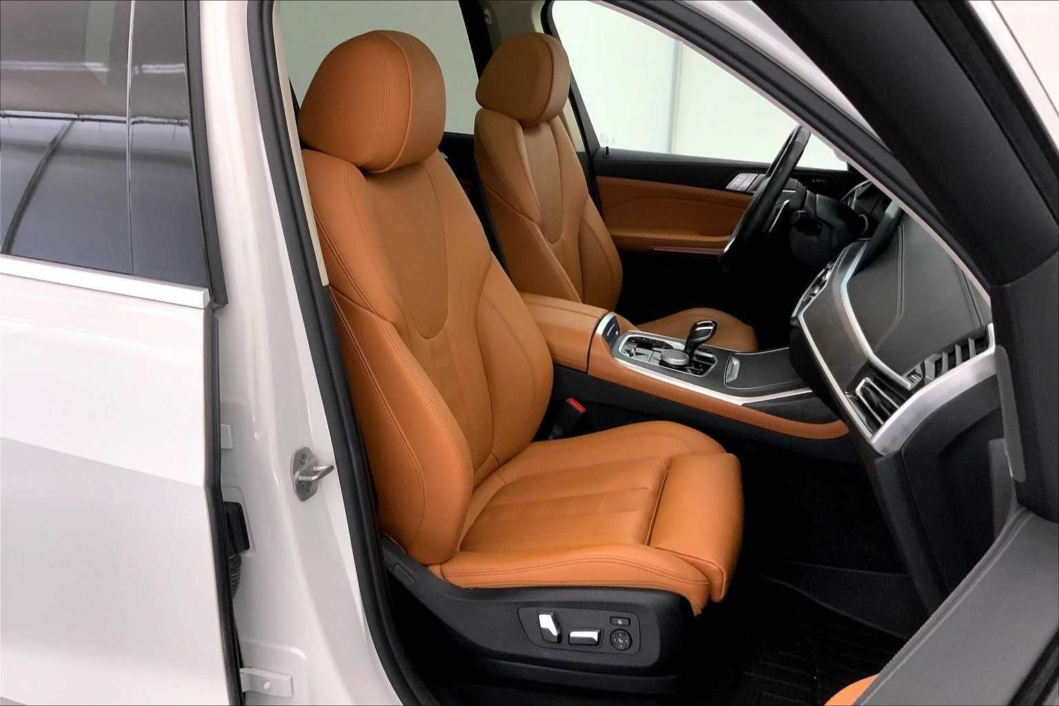 Thumbnail: 2021 BMW X7 - 13