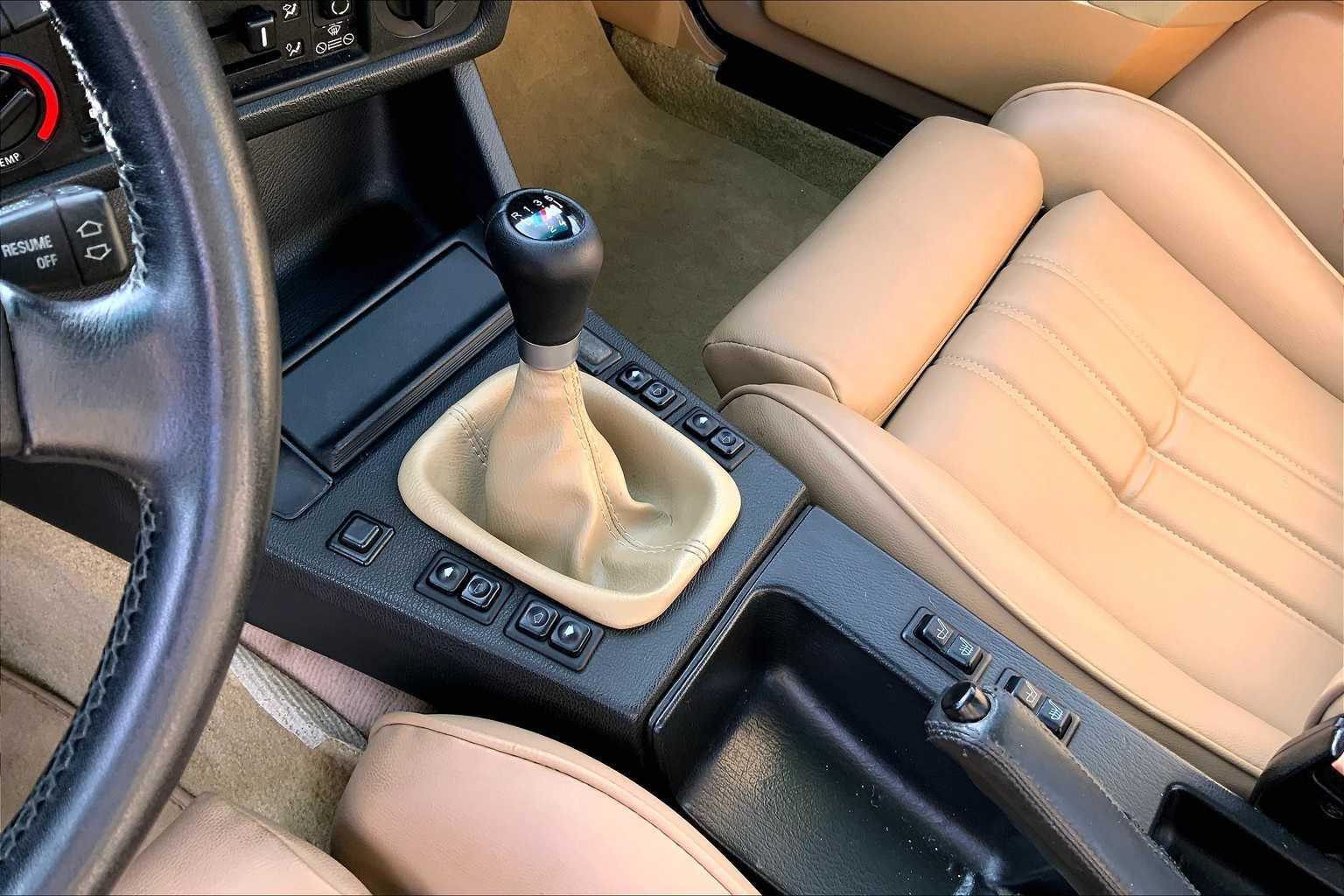 Thumbnail: 1991 BMW 3 Series - 17