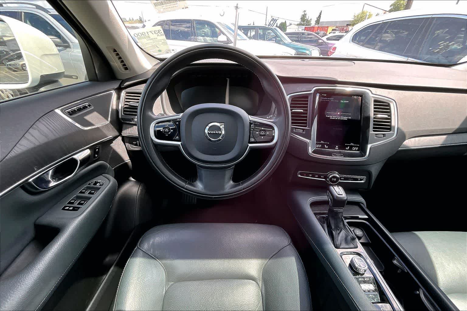 Thumbnail: 2020 Volvo XC90 - 15