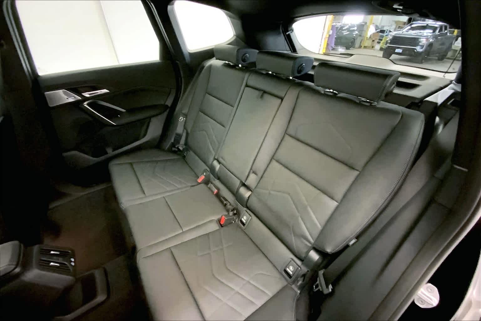 Thumbnail: 2025 BMW X1 - 13