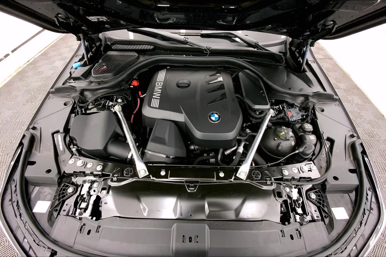 Thumbnail: 2024 BMW 5 Series - 9