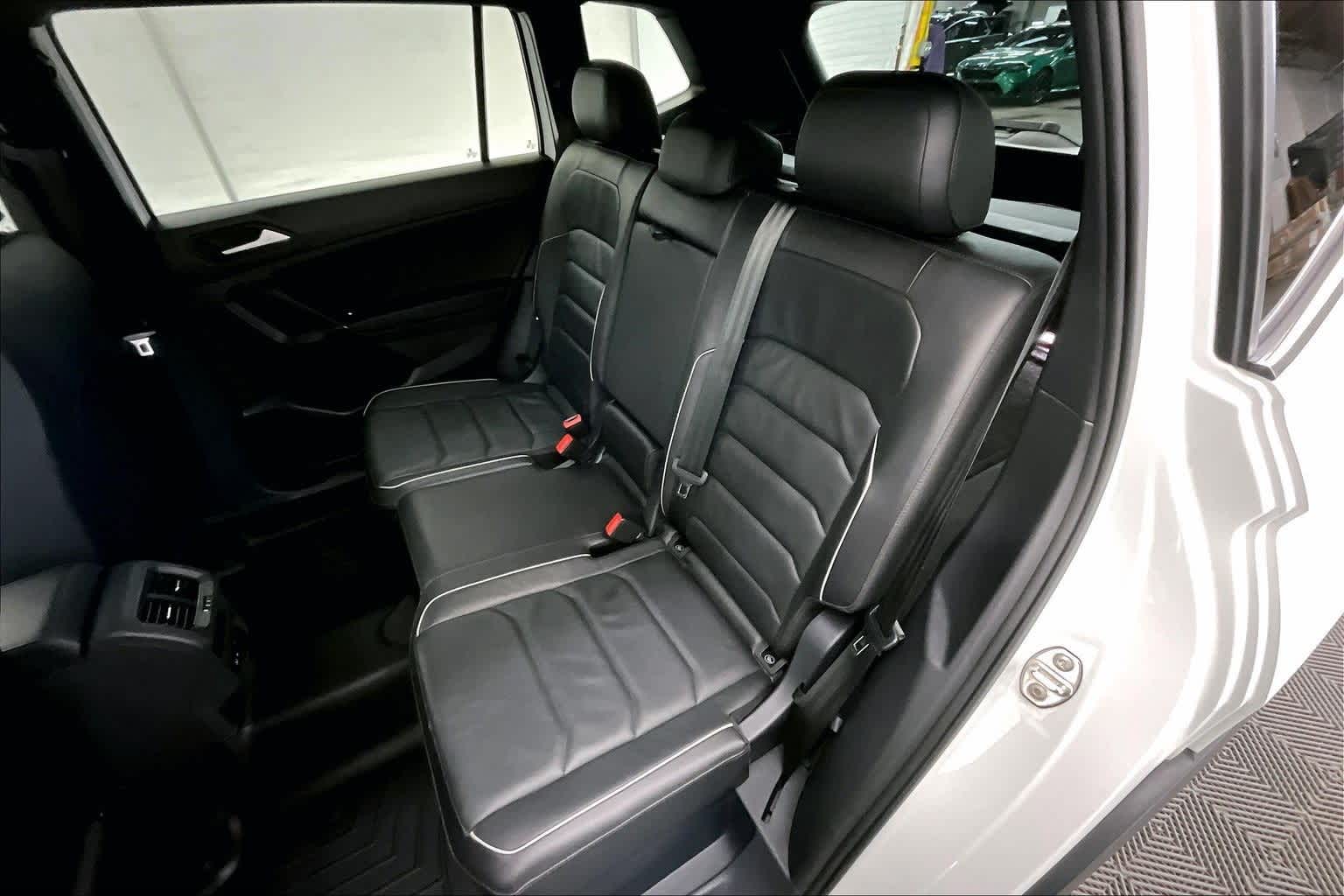 Thumbnail: 2020 Volkswagen Tiguan - 29