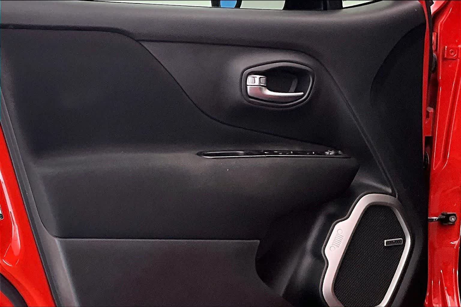 Thumbnail: 2021 Jeep Renegade - 27