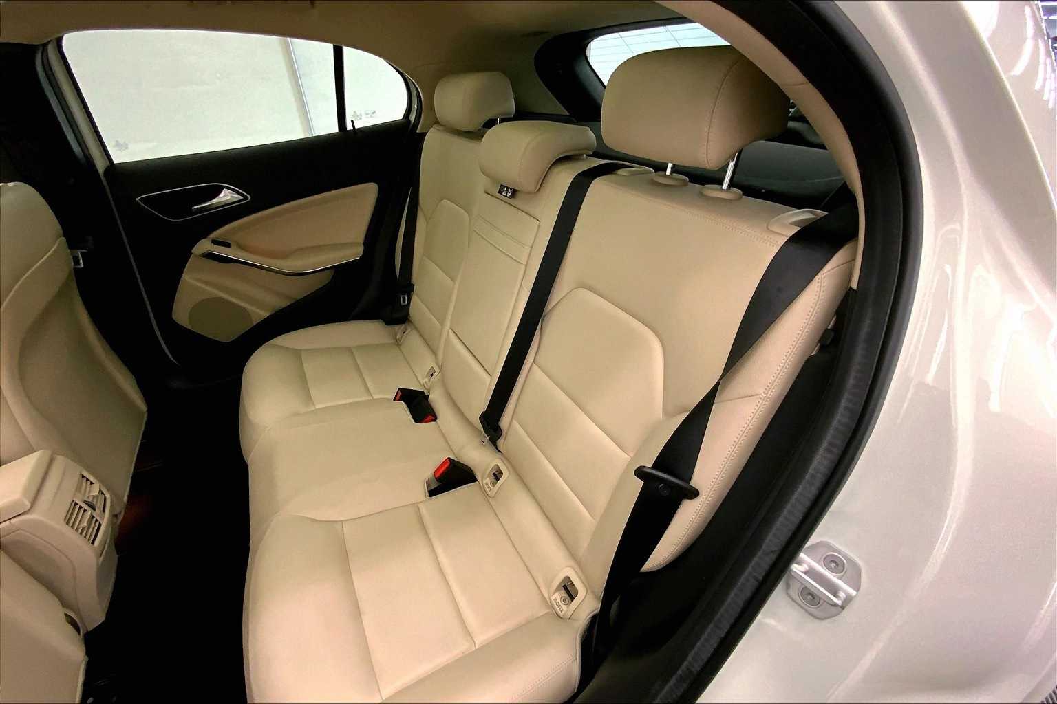 Thumbnail: 2015 Mercedes-Benz GLA - 29