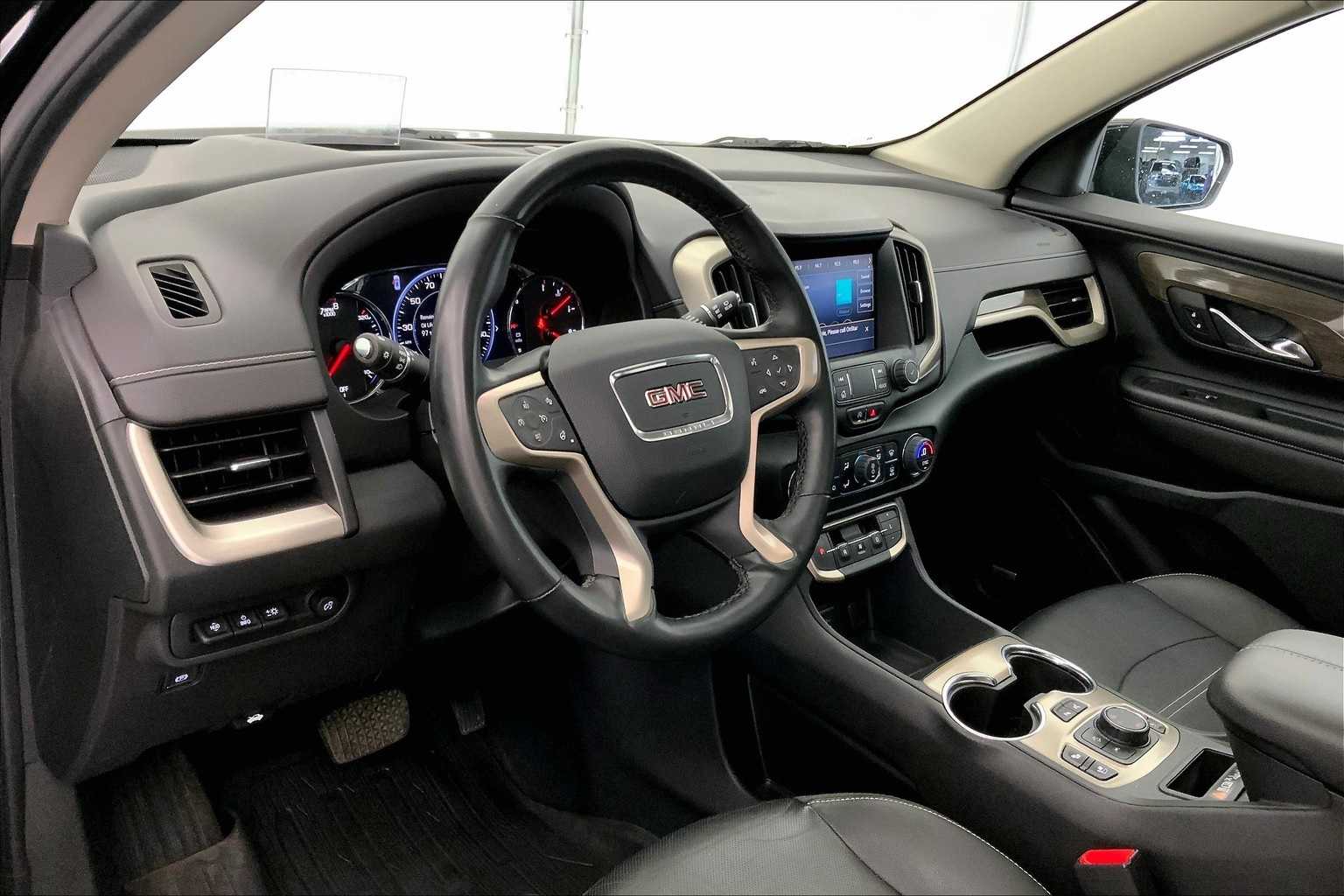 2023 Gmc Terrain Denali photo 2