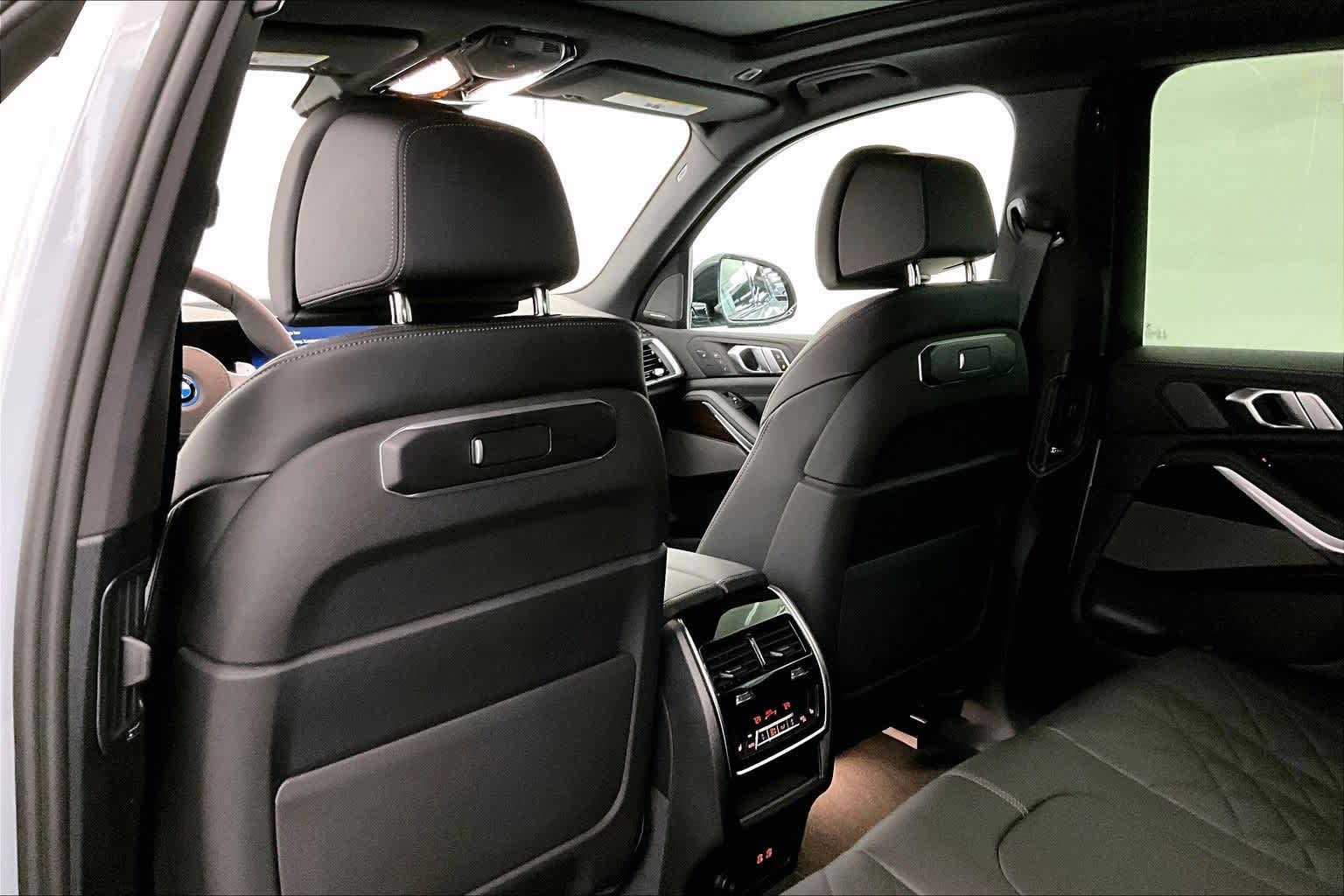 Thumbnail: 2026 BMW X5 - 12