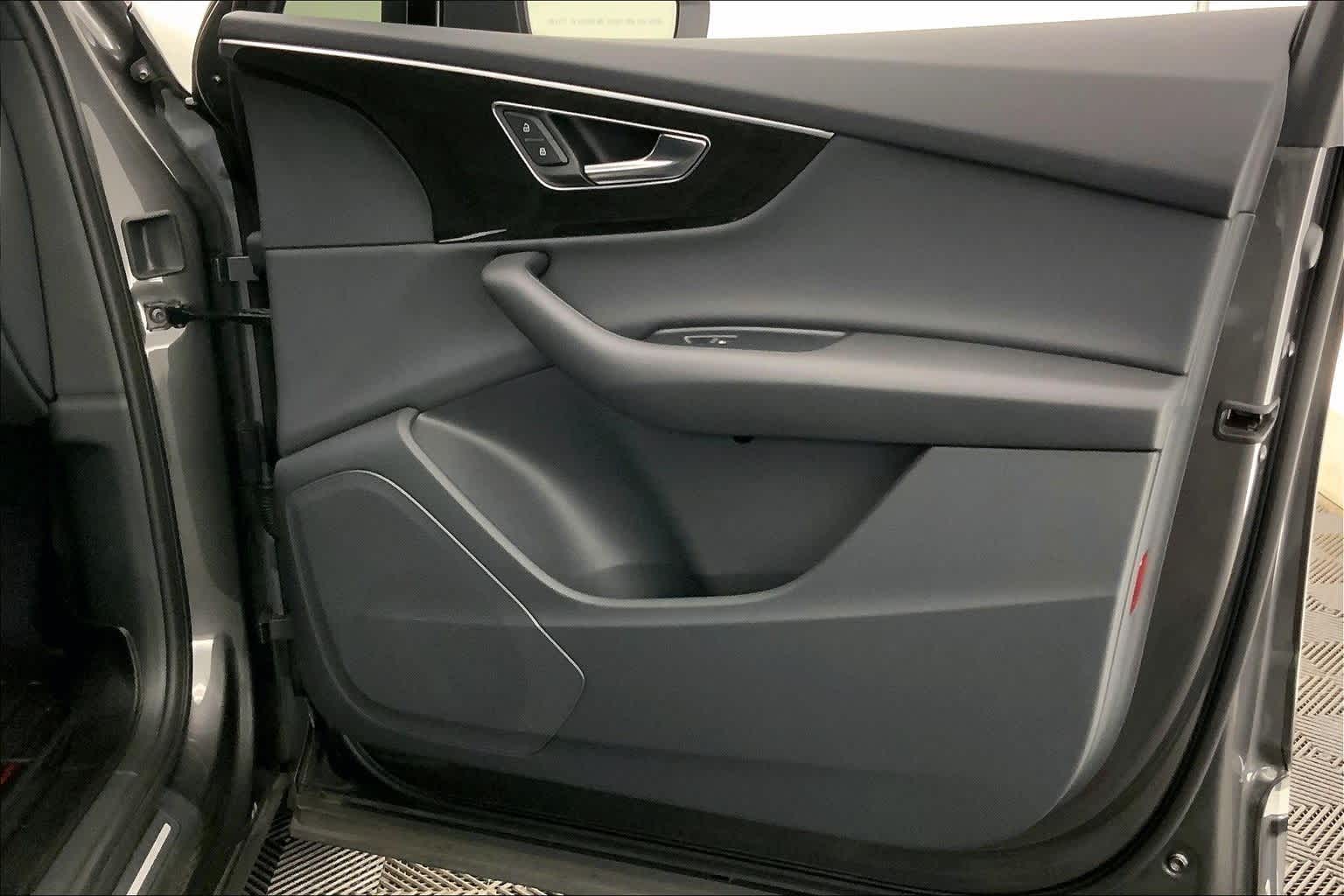 Thumbnail: 2021 Audi Q7 - 28