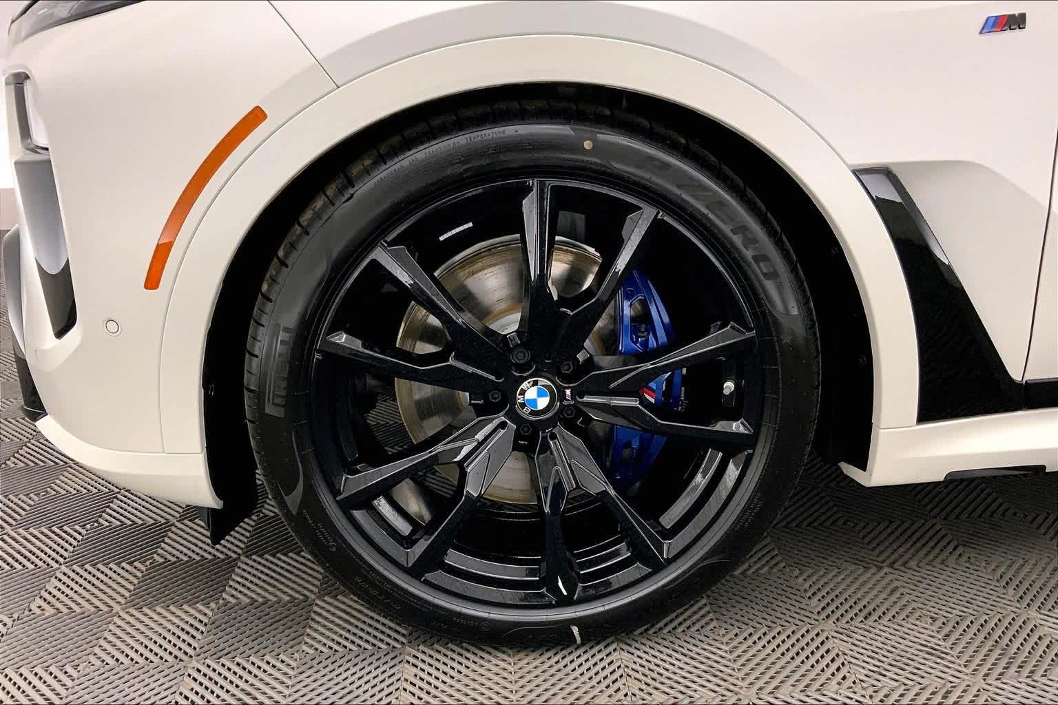 Thumbnail: 2026 BMW X7 - 8