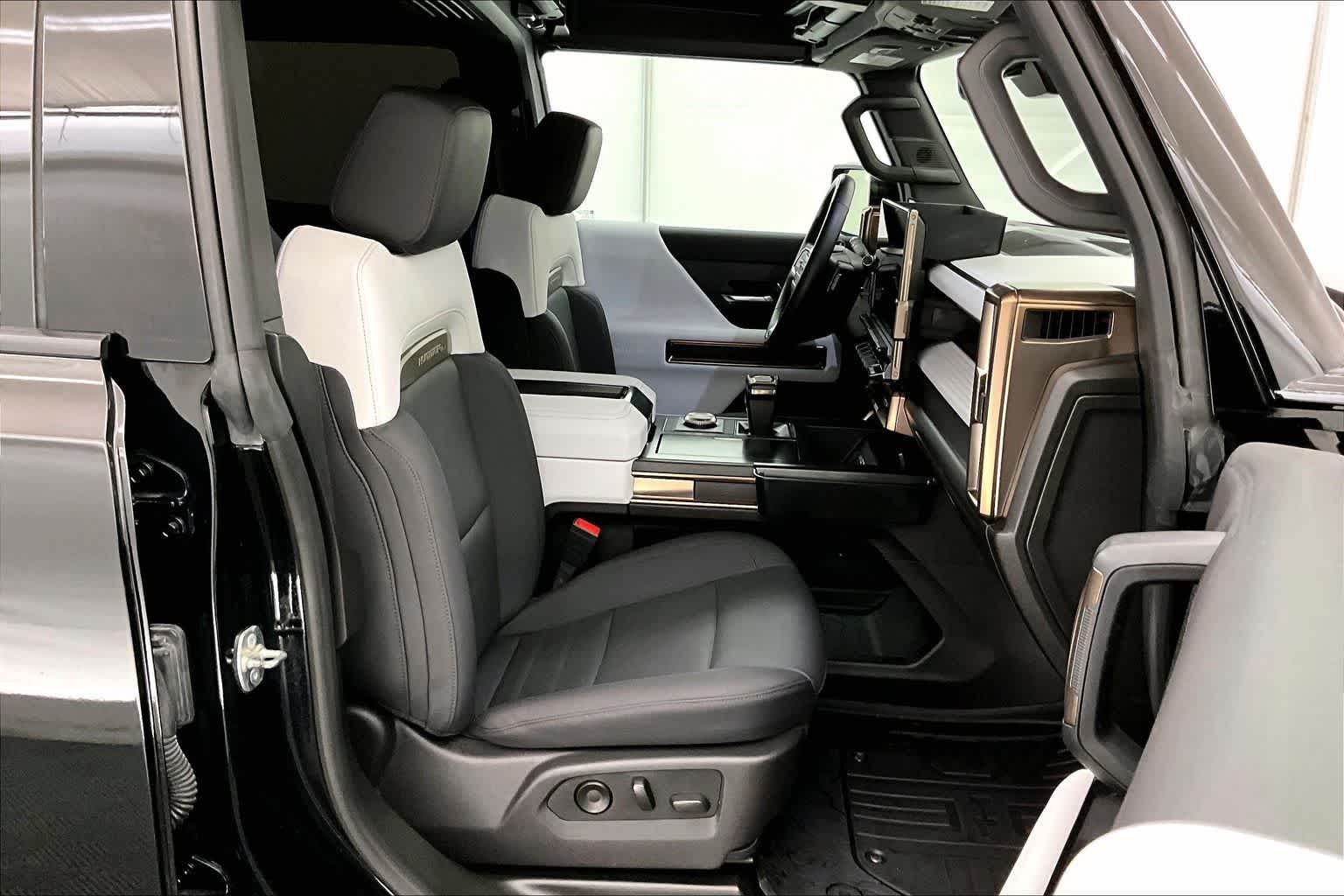 Thumbnail: 2025 GMC Hummer EV - 13