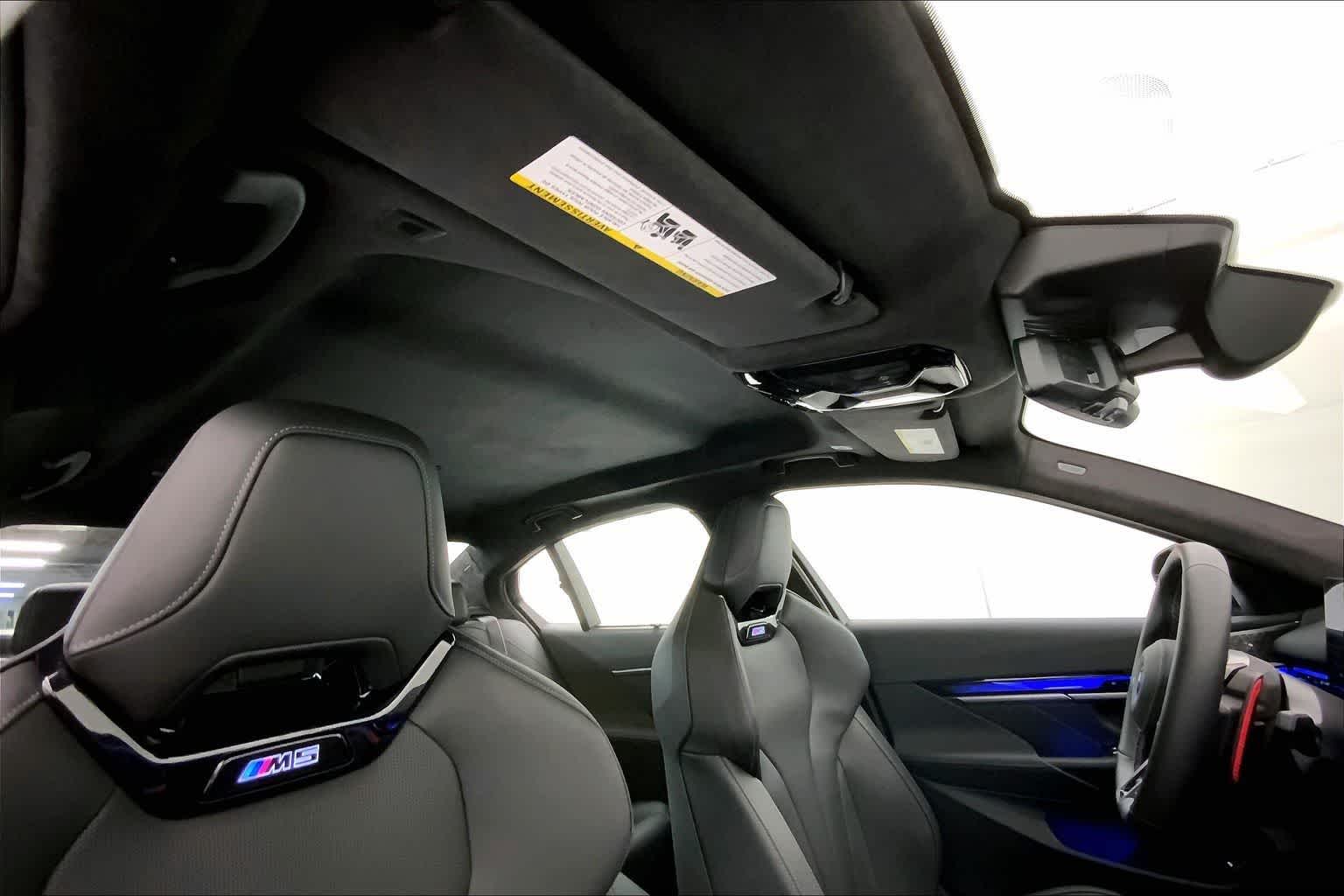 Thumbnail: 2025 BMW M5 - 30