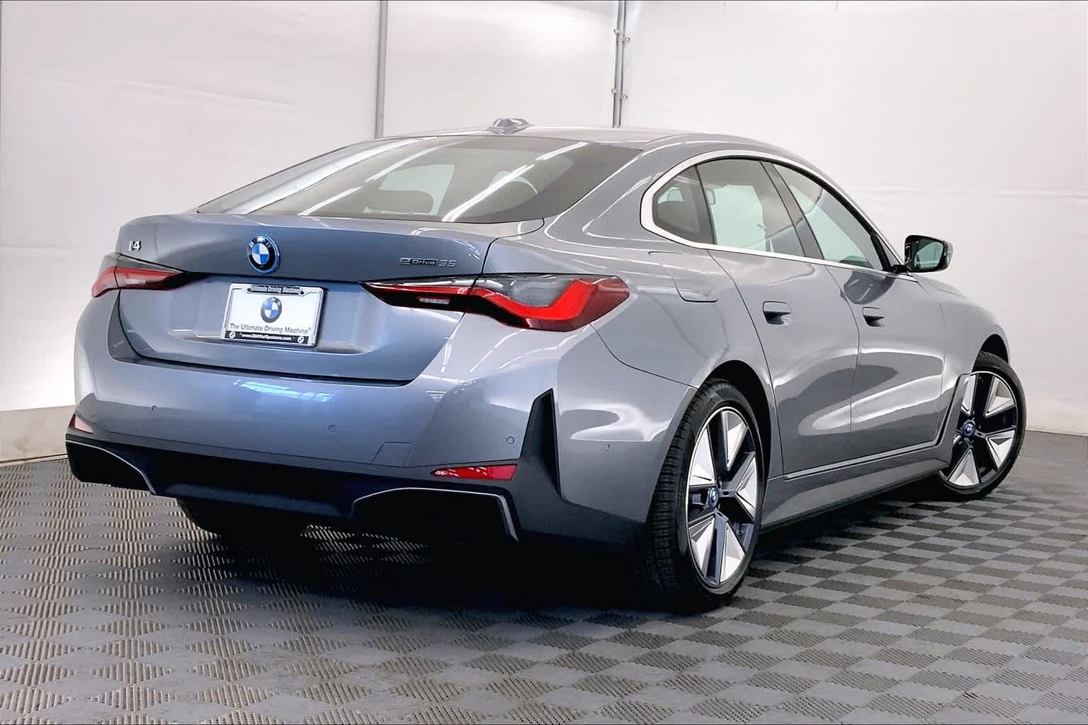 2024 BMW i4 eDrive35 22