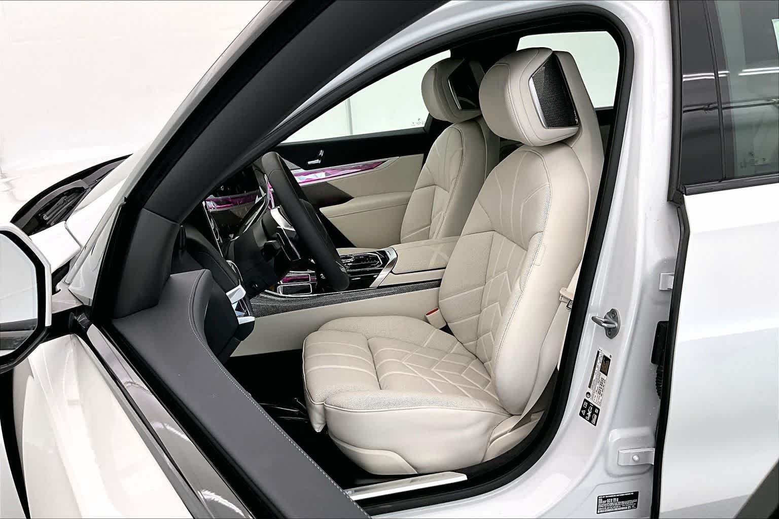 Thumbnail: 2025 BMW 7 Series - 11