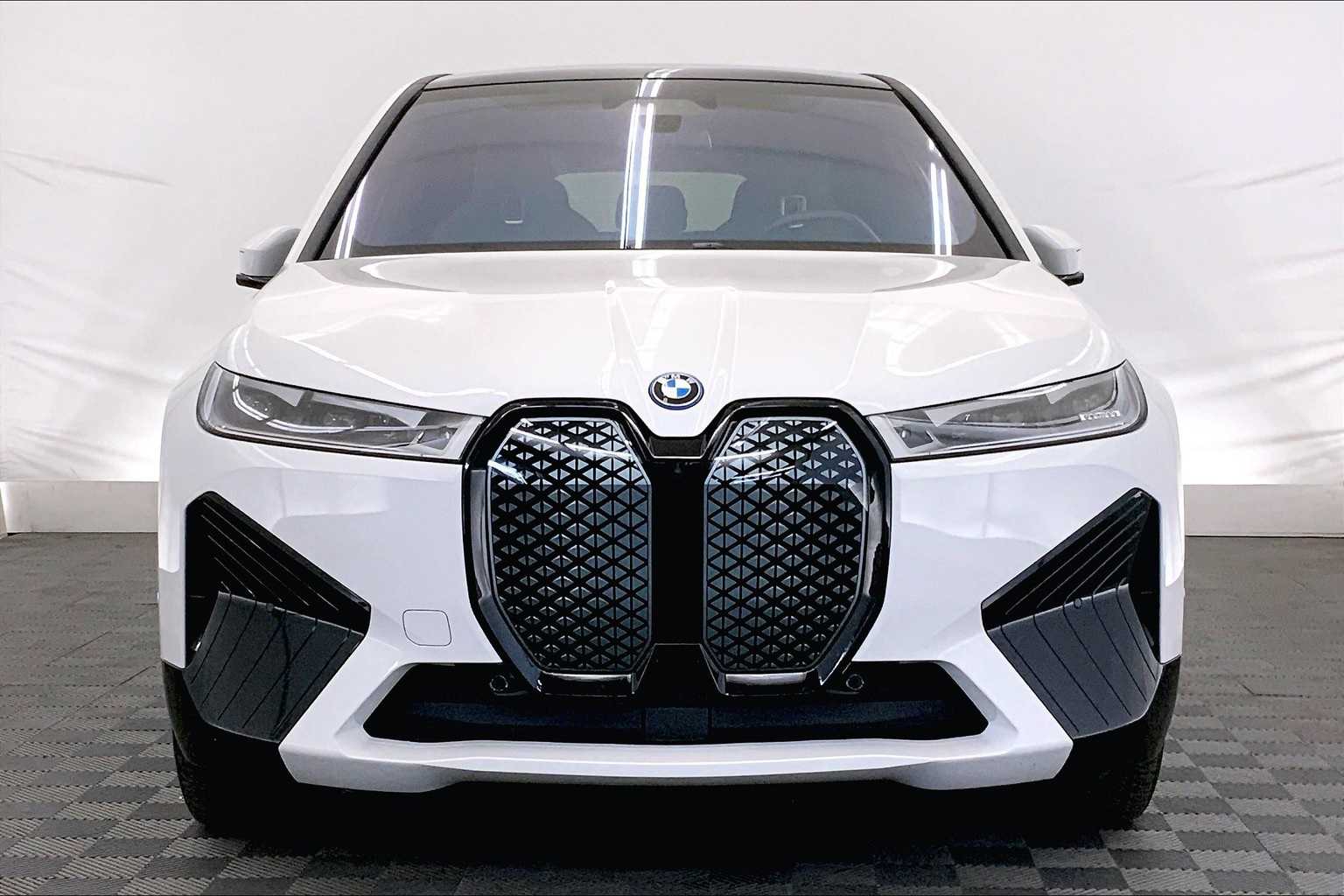 Thumbnail: 2024 BMW iX - 6