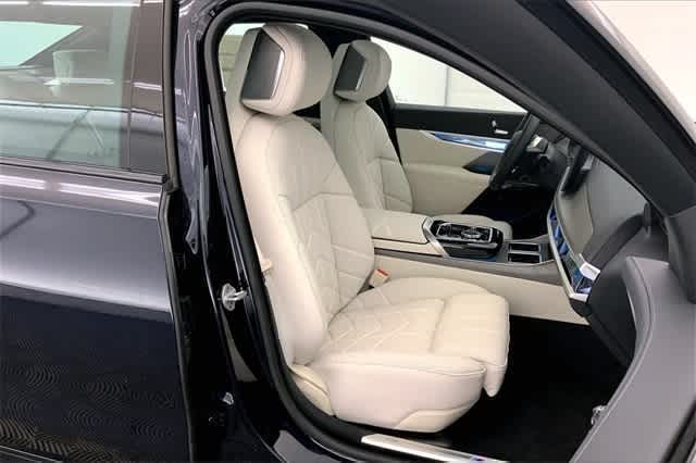 Thumbnail: 2024 BMW i7 - 13