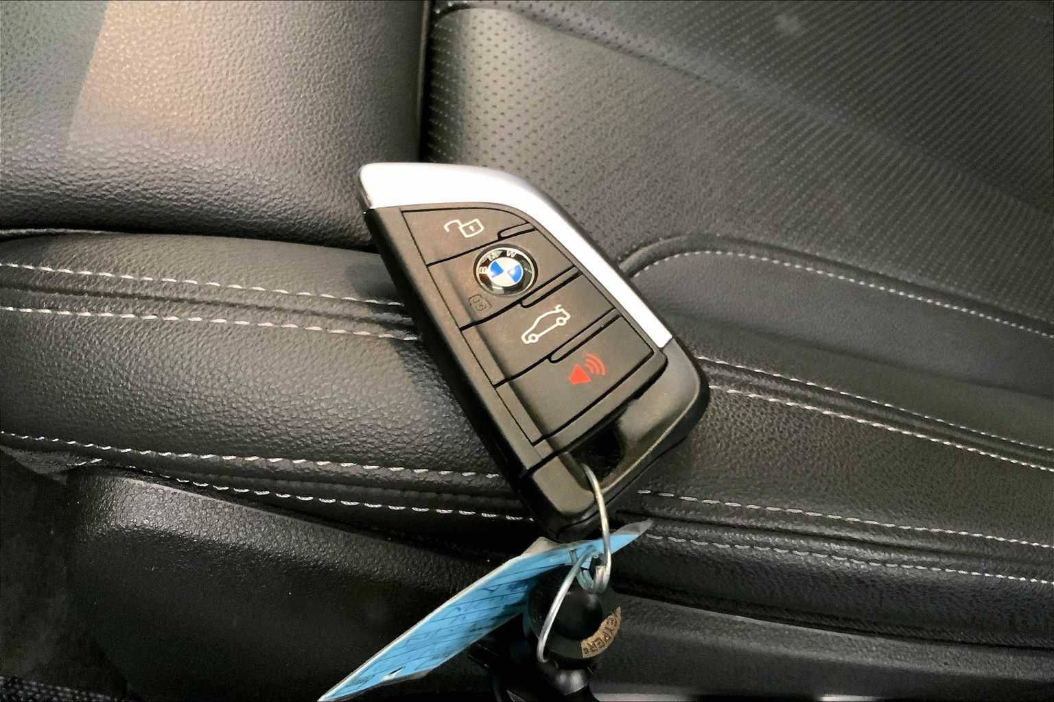 Thumbnail: 2023 BMW i4 - 19
