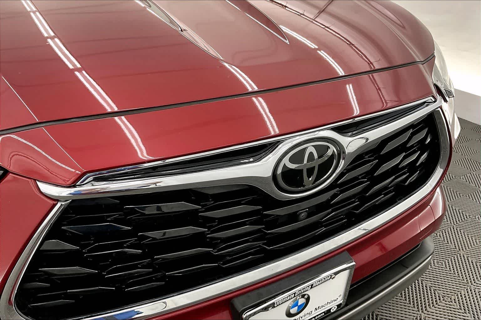 Thumbnail: 2022 Toyota Highlander - 33