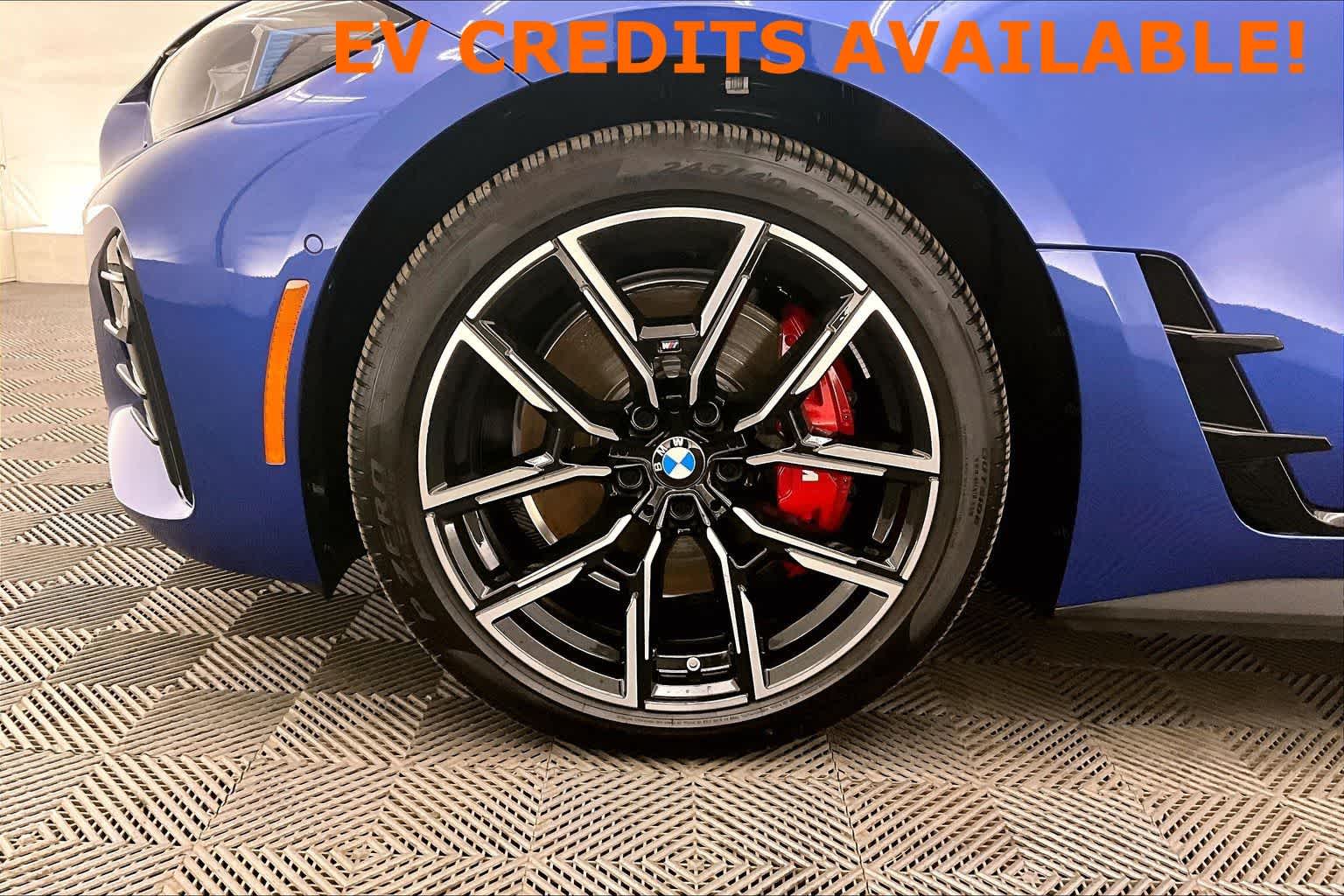 Thumbnail: 2025 BMW i4 - 8