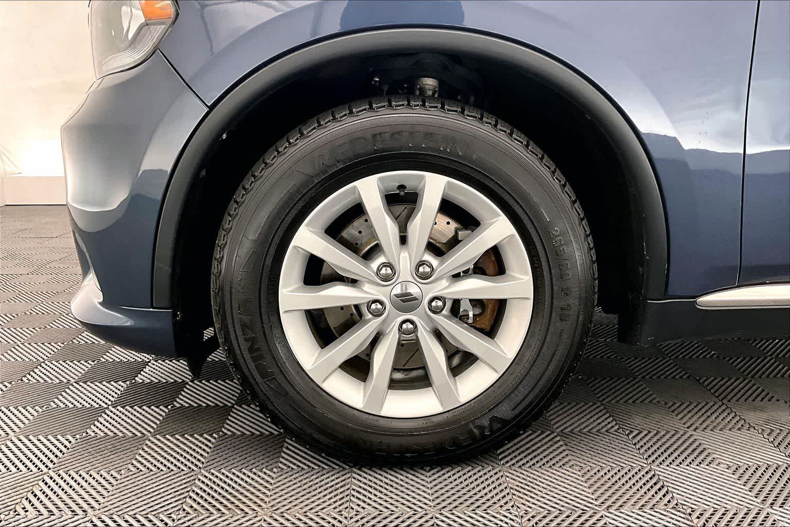 Thumbnail: 2019 Dodge Durango - 8