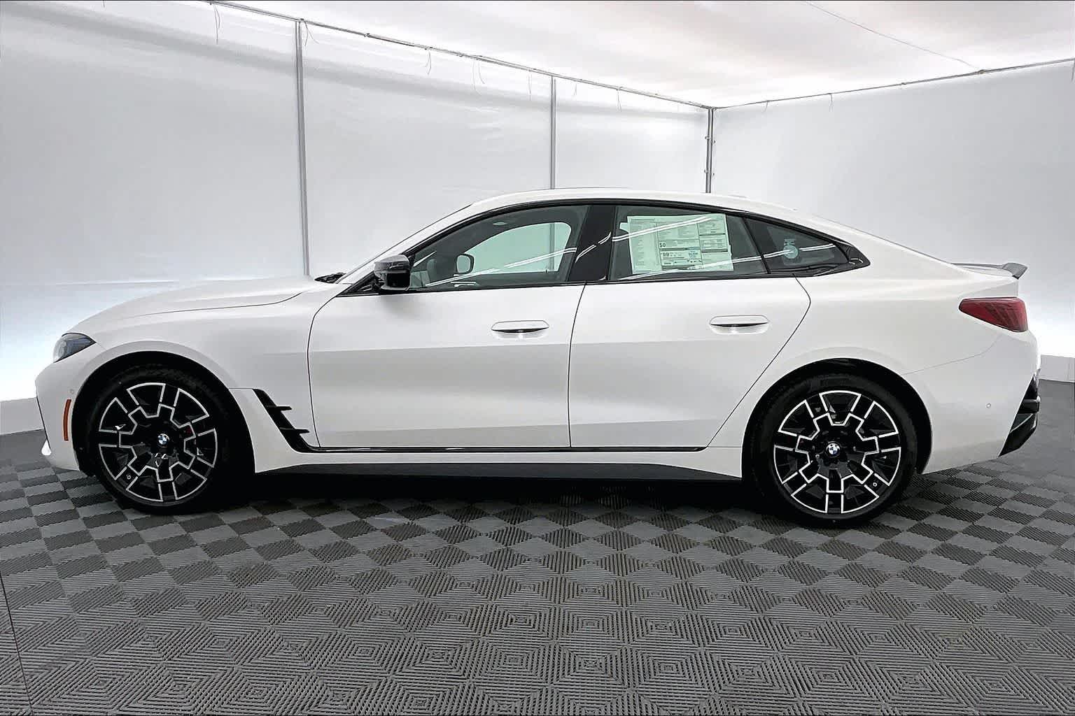 Thumbnail: 2026 BMW i4 - 3
