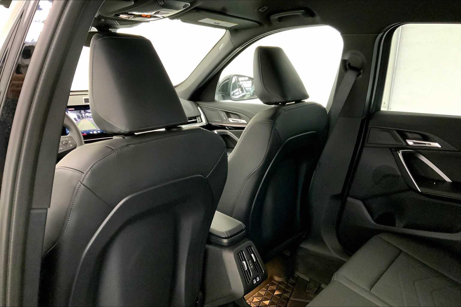 Thumbnail: 2025 BMW X1 - 12