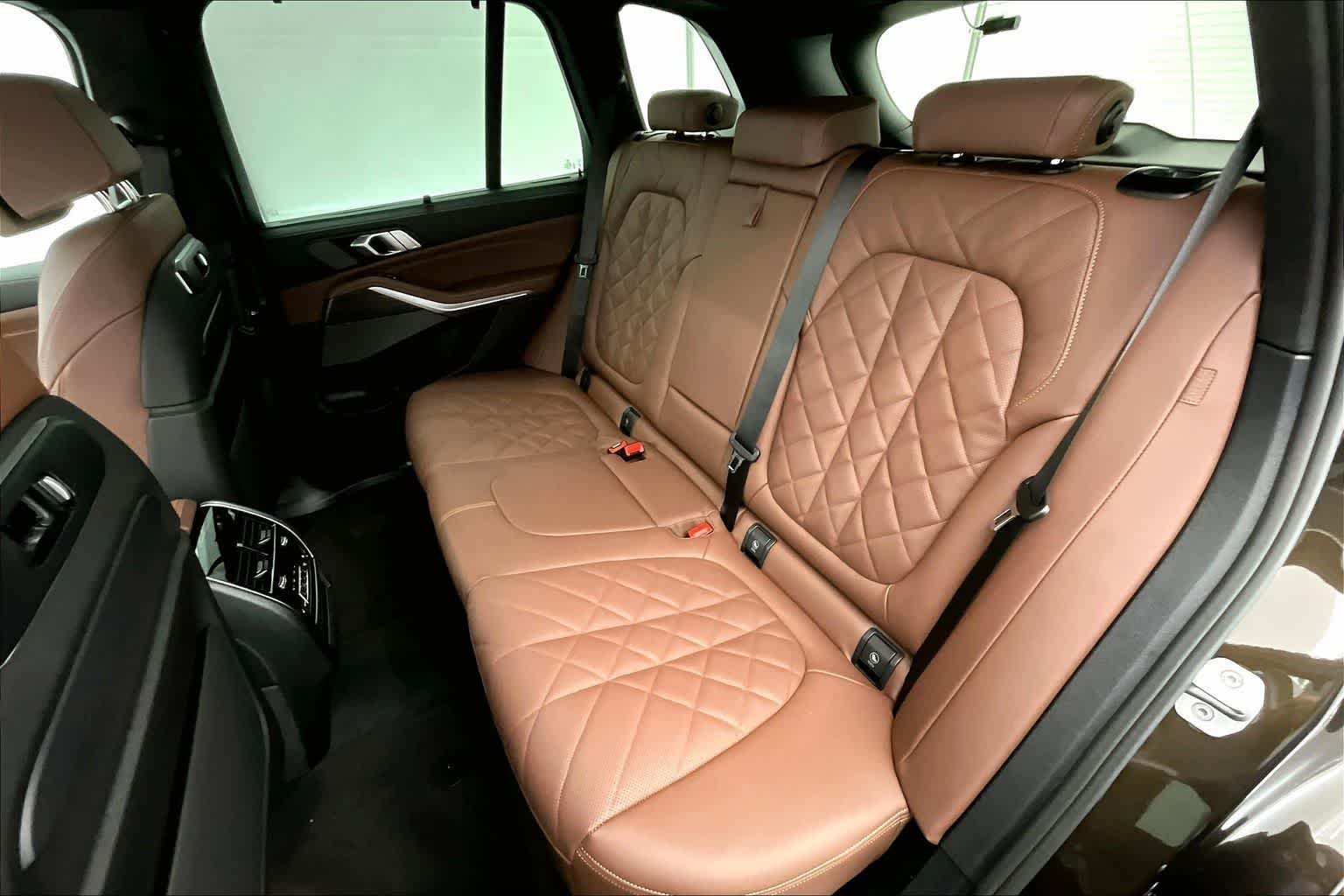 Thumbnail: 2026 BMW X5 - 13