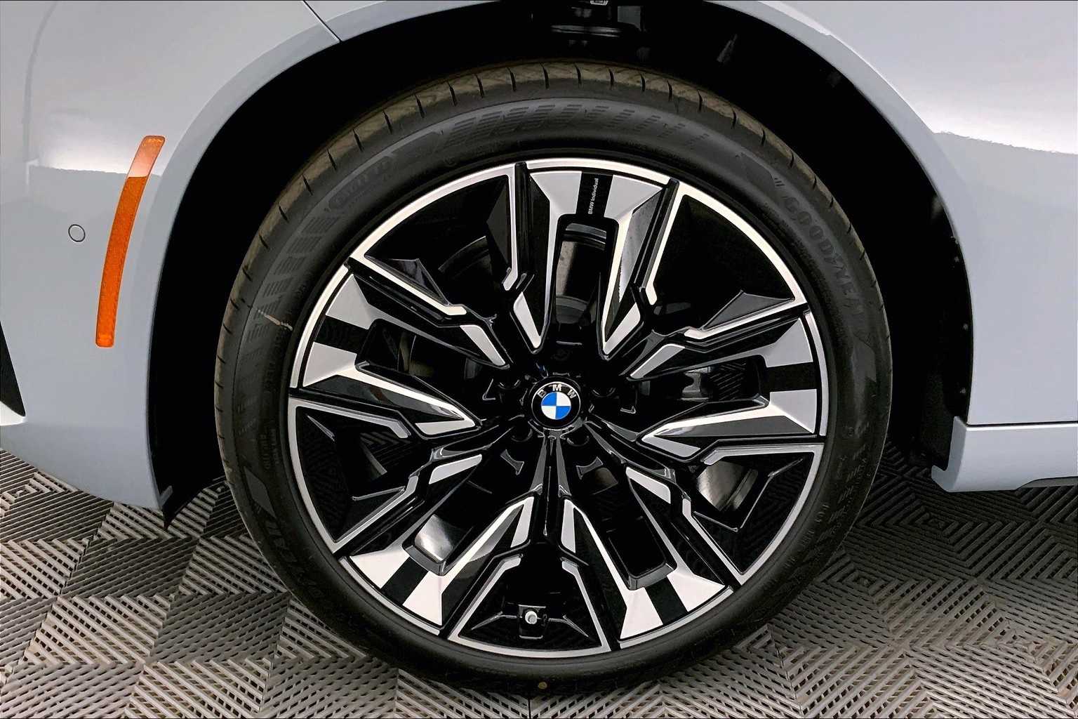 Thumbnail: 2025 BMW X3 - 8