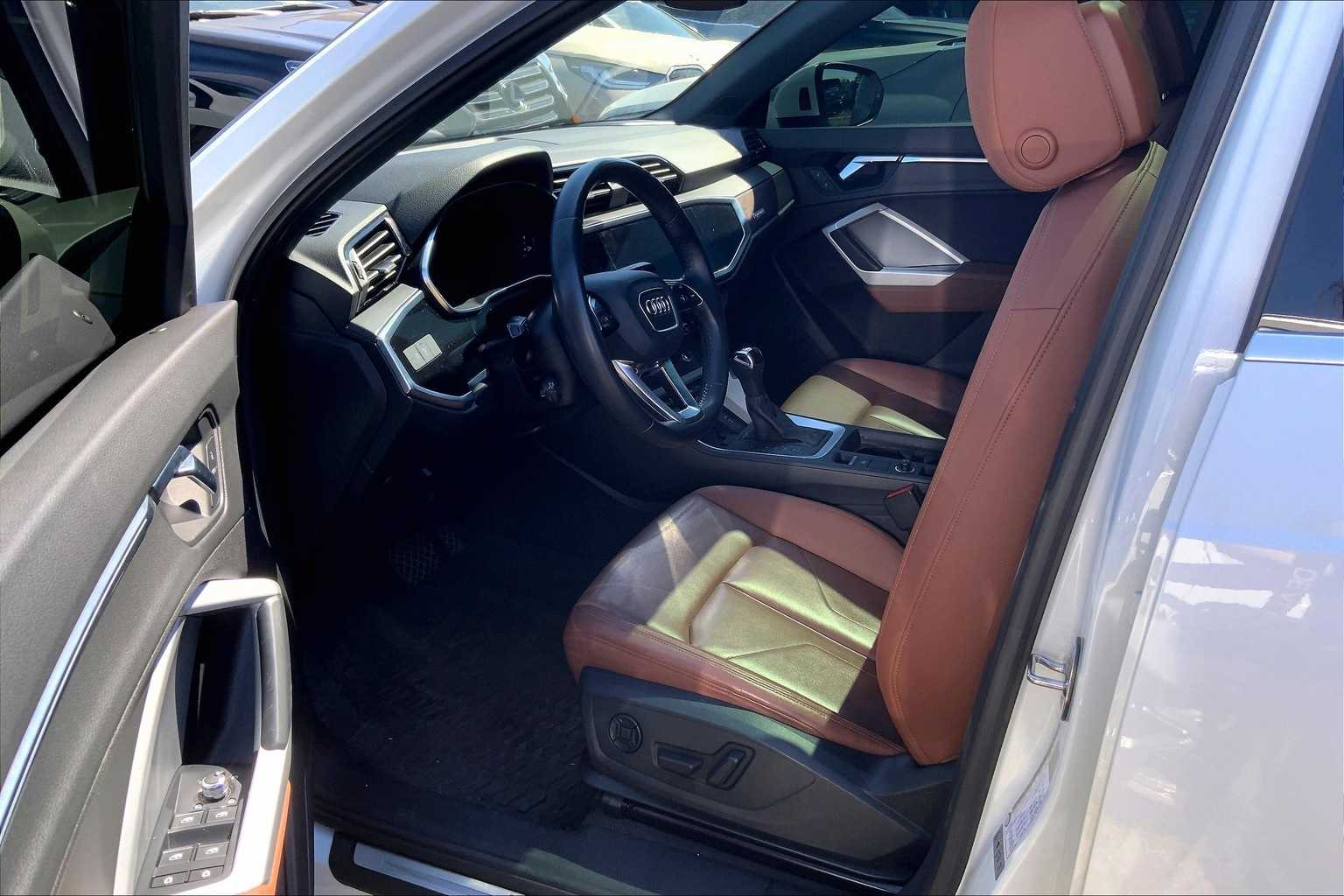 Thumbnail: 2020 Audi Q3 - 11