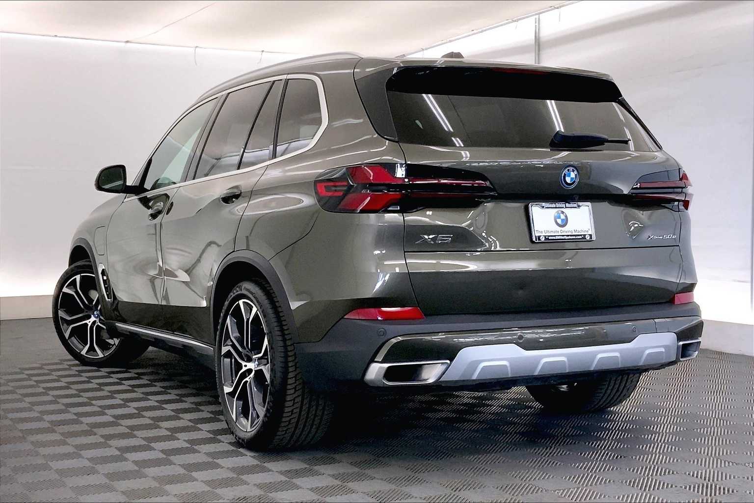 Thumbnail: 2024 BMW X5 - 4