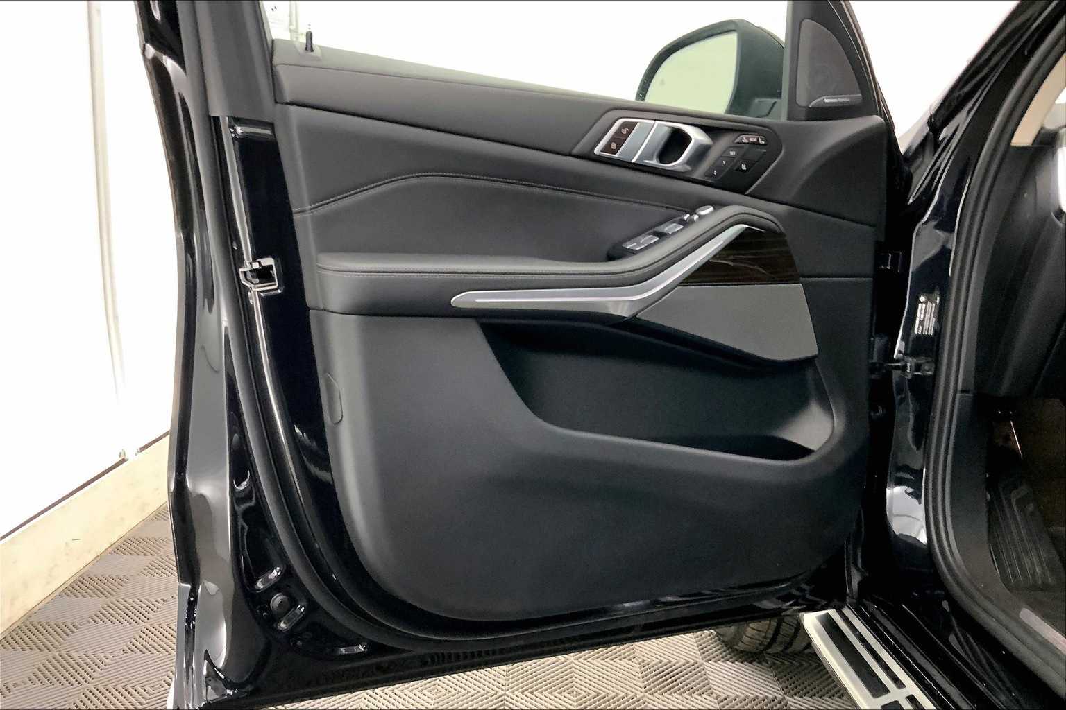 Thumbnail: 2024 BMW X7 - 27