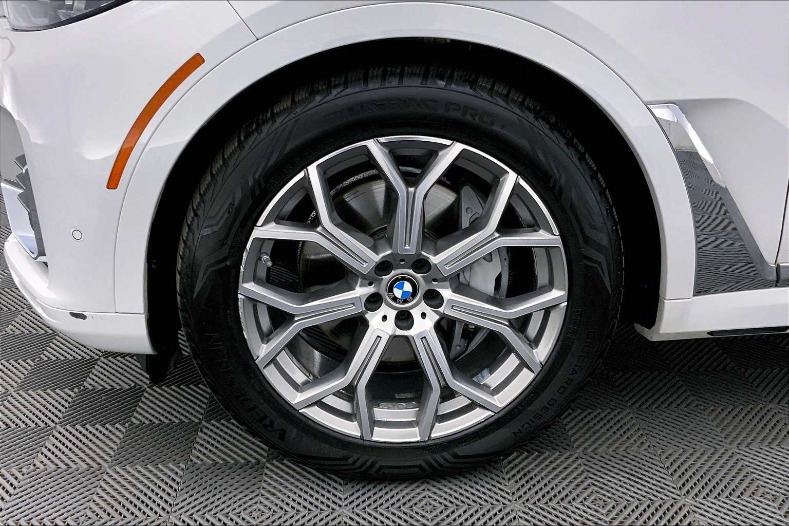 Thumbnail: 2021 BMW X7 - 8