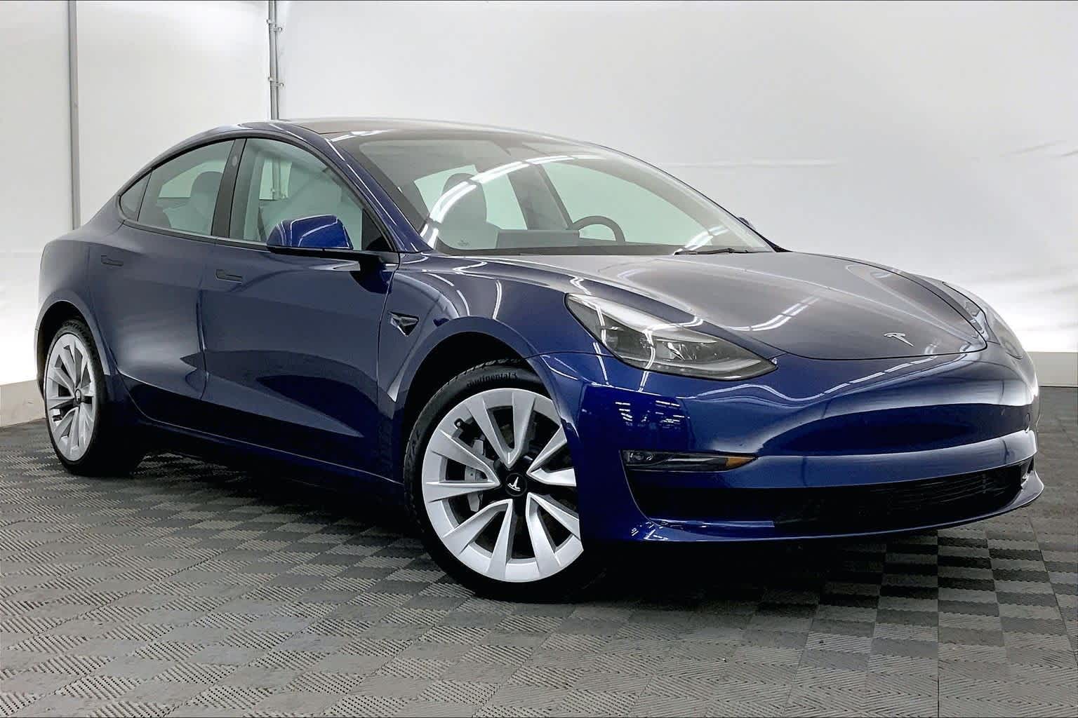 Thumbnail: 2022 Tesla Model 3 - 21