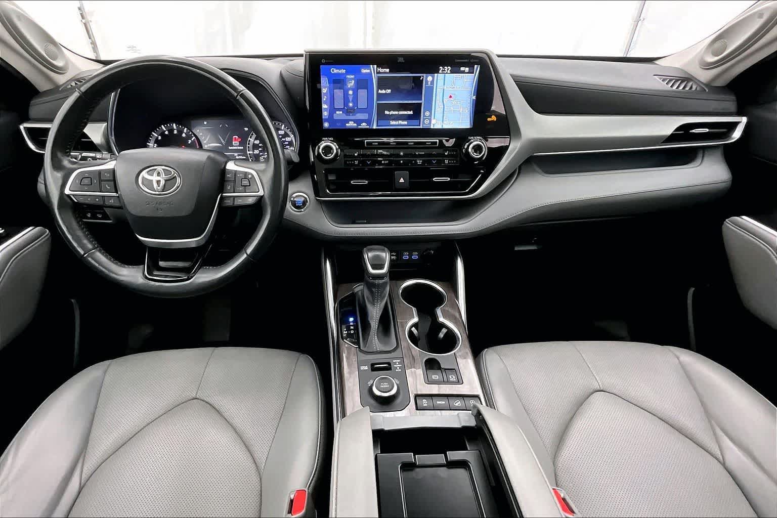 Thumbnail: 2022 Toyota Highlander - 10