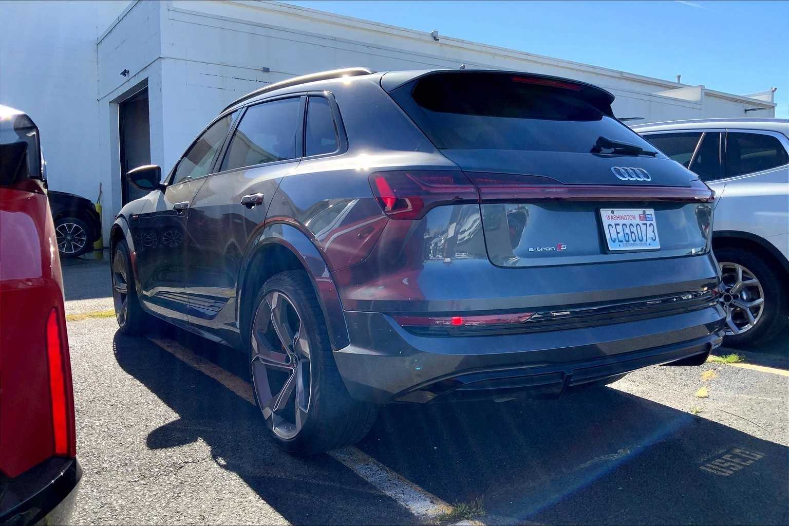 2022 Audi e-tron Premium Plus photo 4