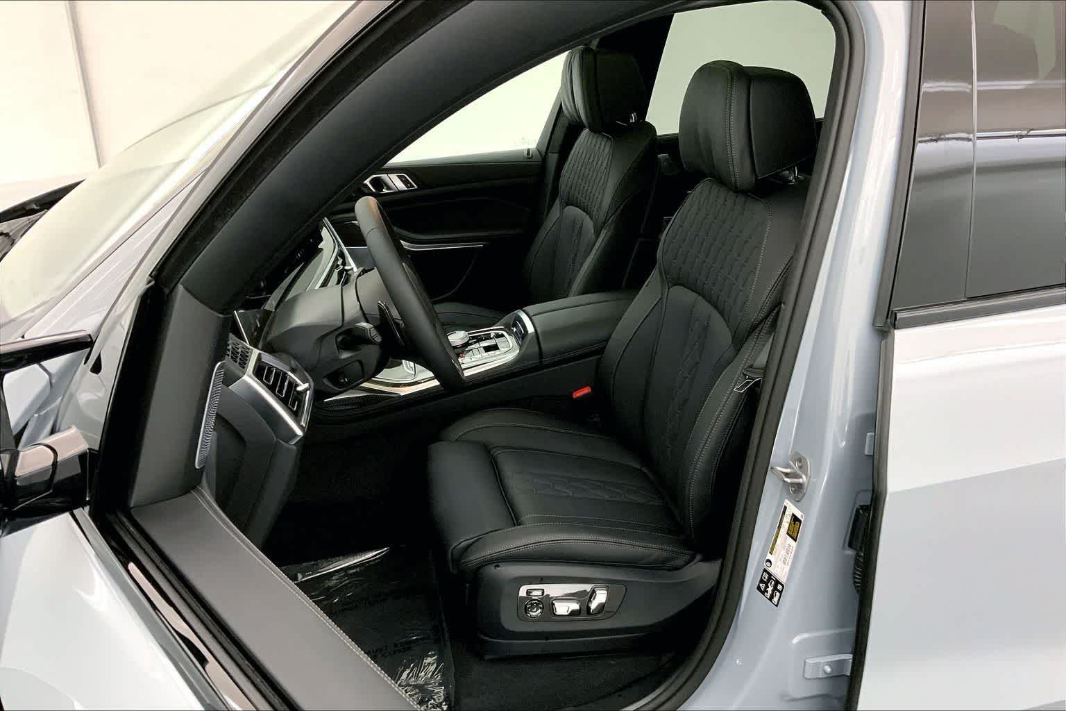 Thumbnail: 2026 BMW X7 - 11