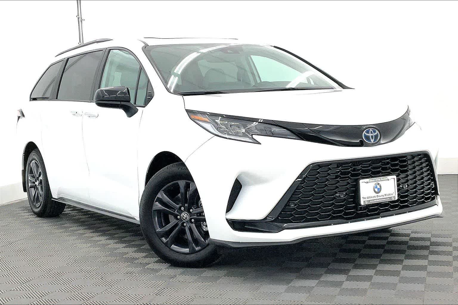 Thumbnail: 2025 Toyota Sienna - 21