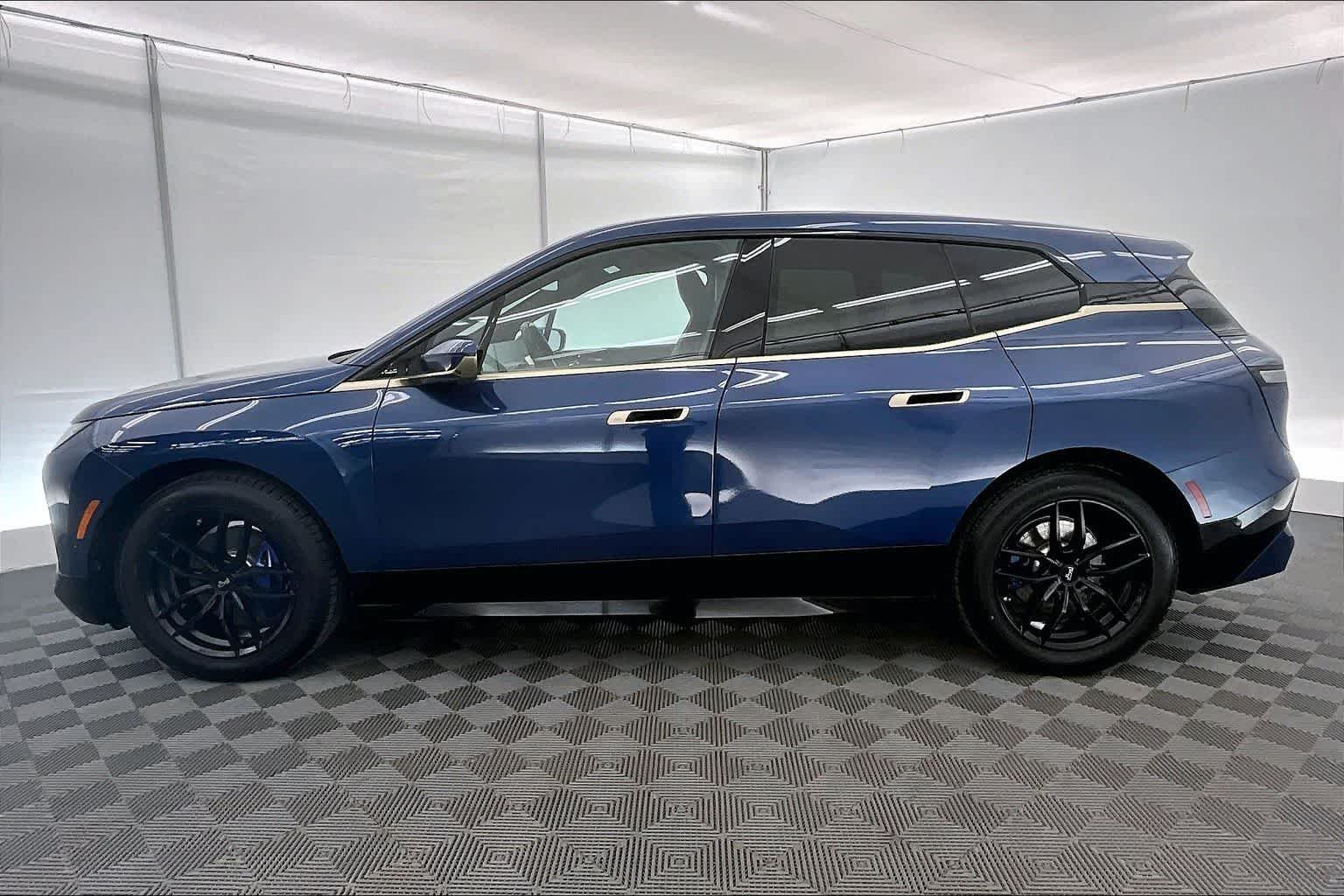 Thumbnail: 2024 BMW iX - 3