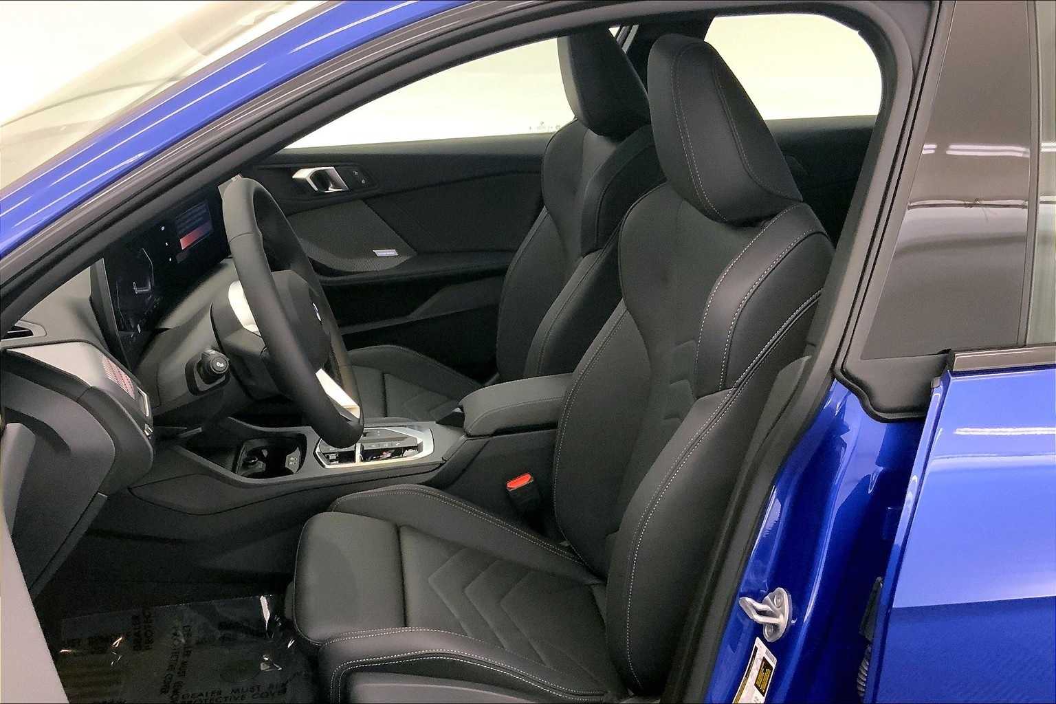 Thumbnail: 2025 BMW 2 Series - 11