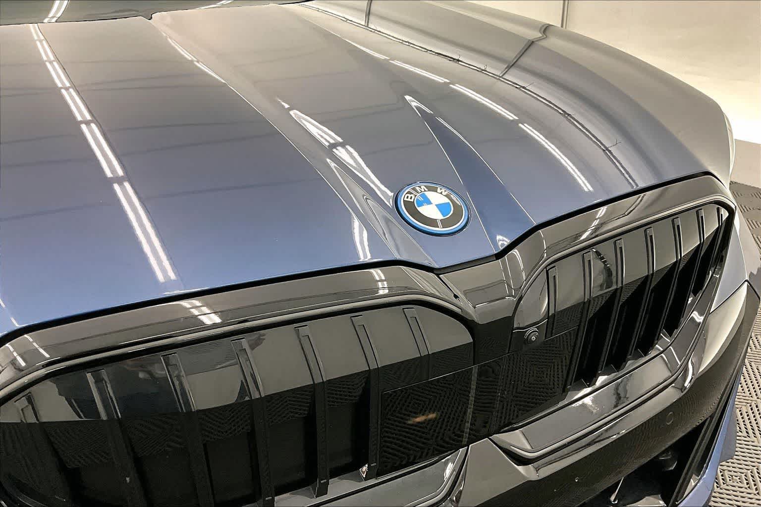 Thumbnail: 2026 BMW 5 Series - 33
