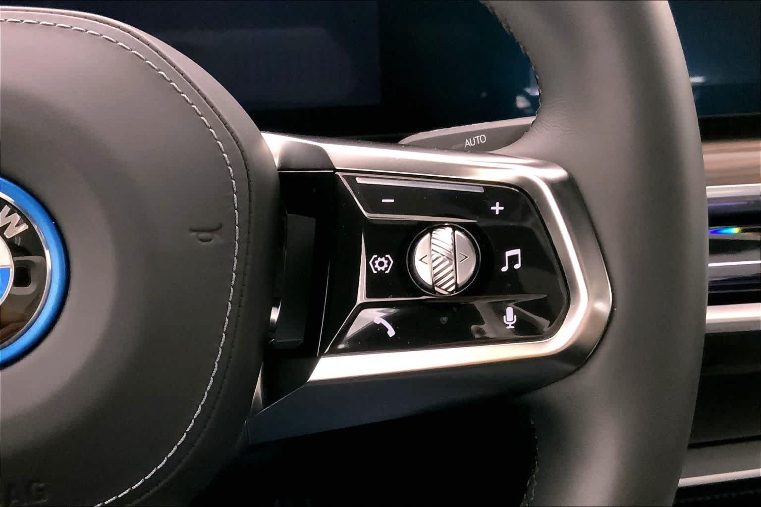 Thumbnail: 2023 BMW i7 - 25