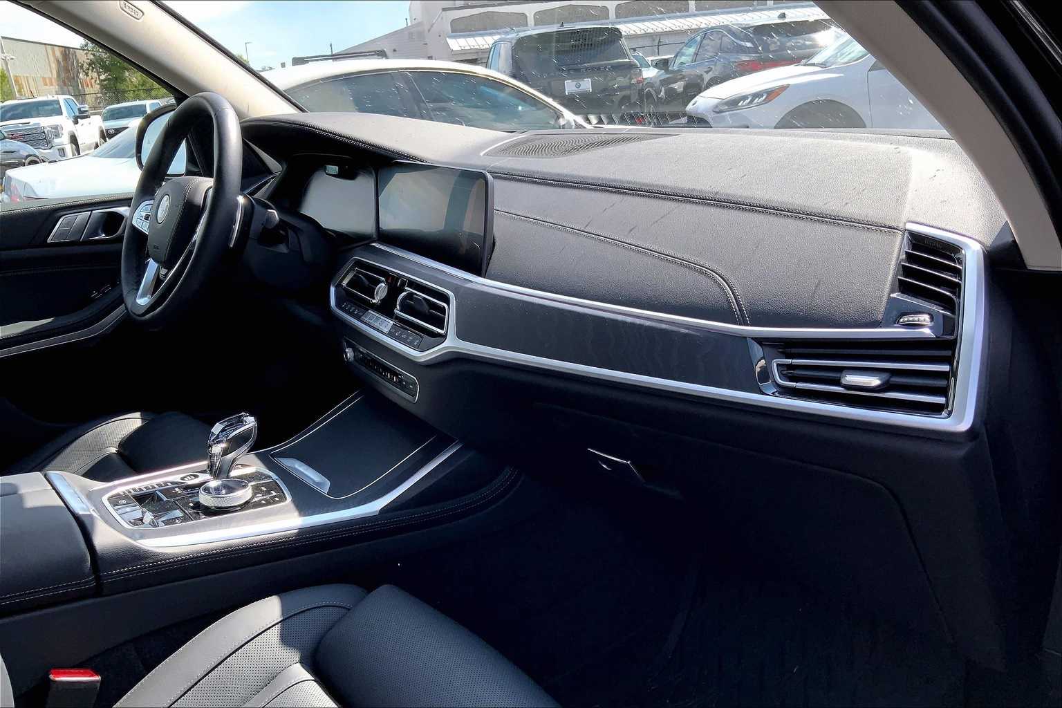 Thumbnail: 2022 BMW X7 - 14