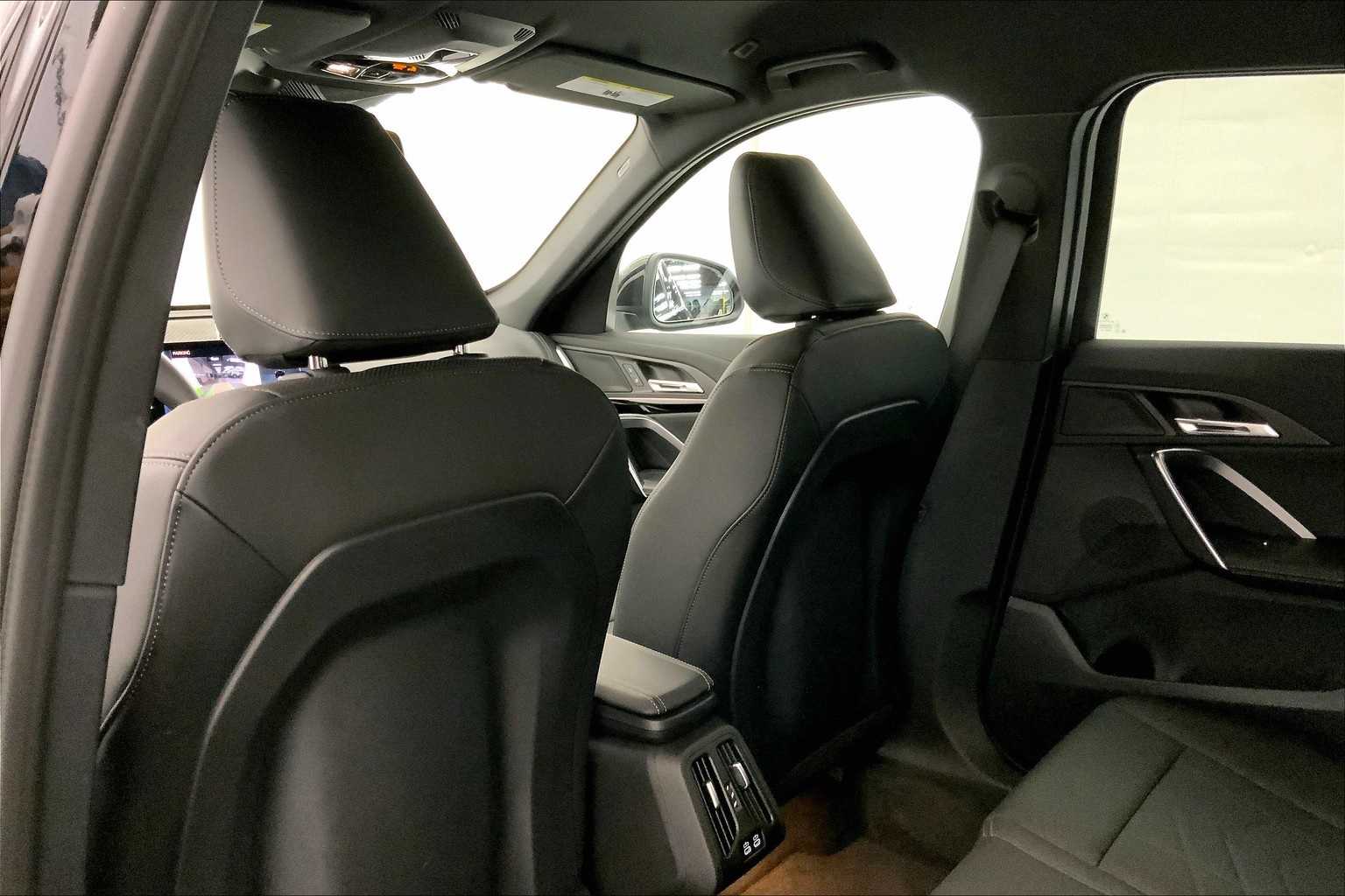 Thumbnail: 2025 BMW X1 - 12