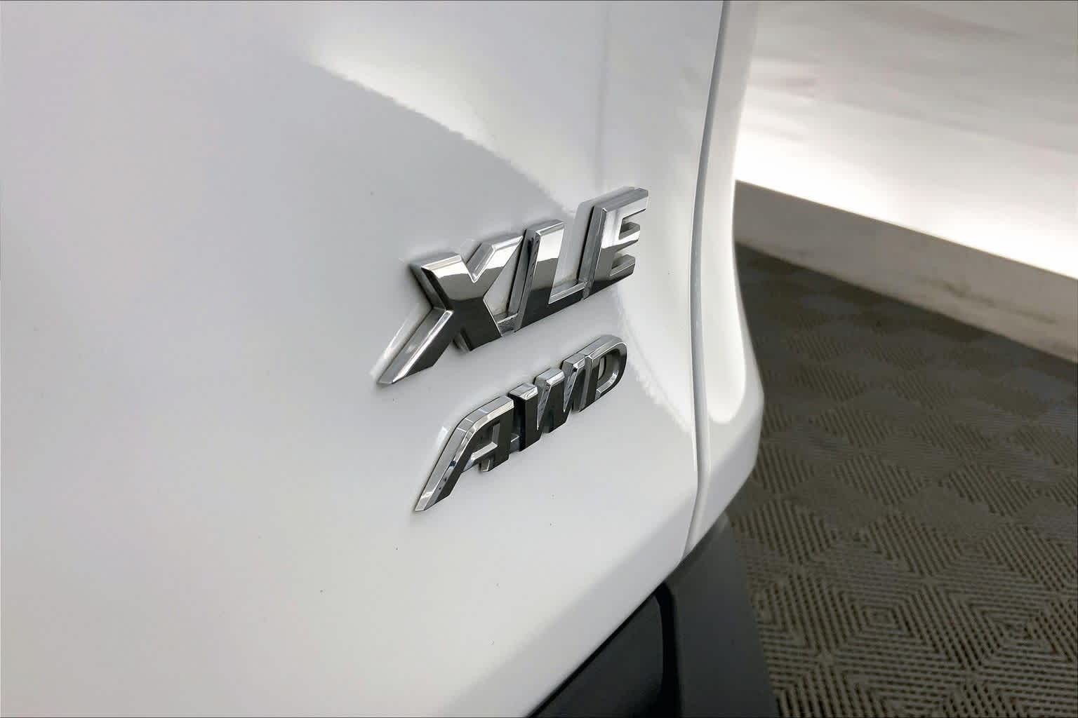 Thumbnail: 2021 Toyota RAV4 - 7