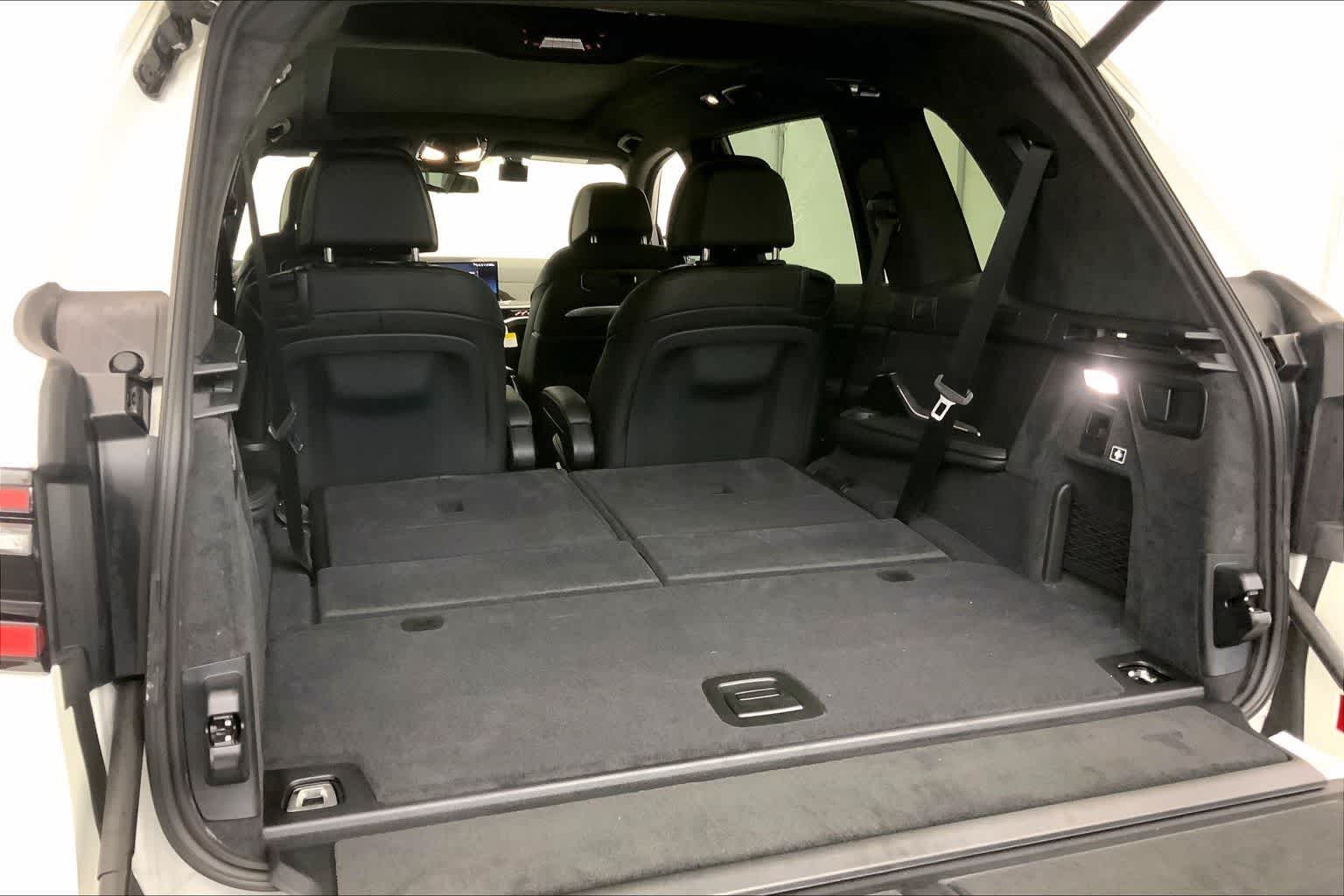 Thumbnail: 2026 BMW X7 - 19