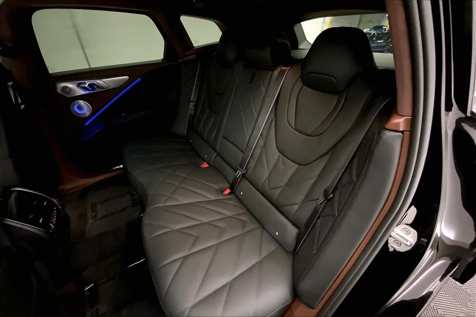 Thumbnail: 2026 BMW XM - 13