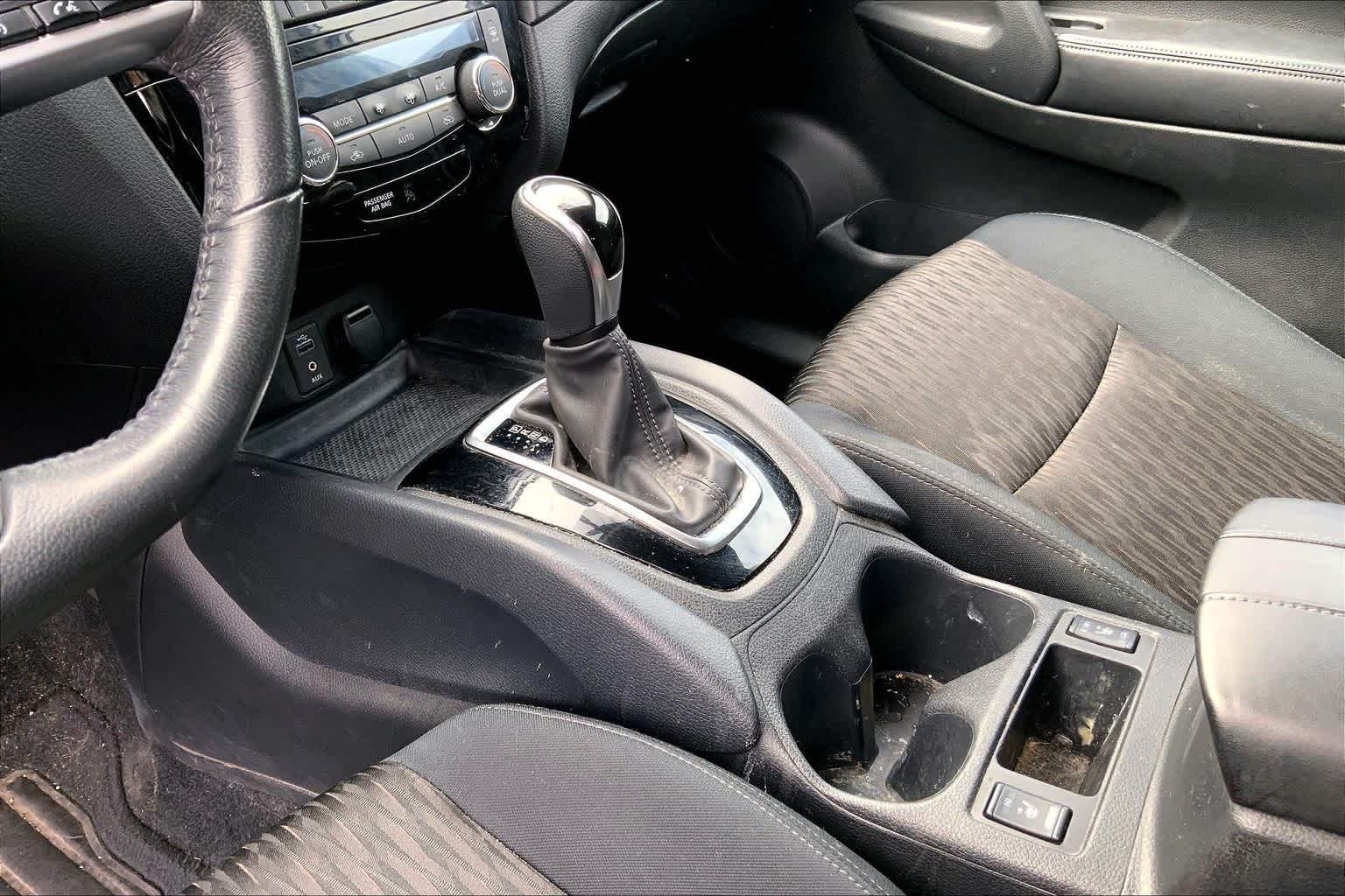 Thumbnail: 2017 Nissan Rogue - 17