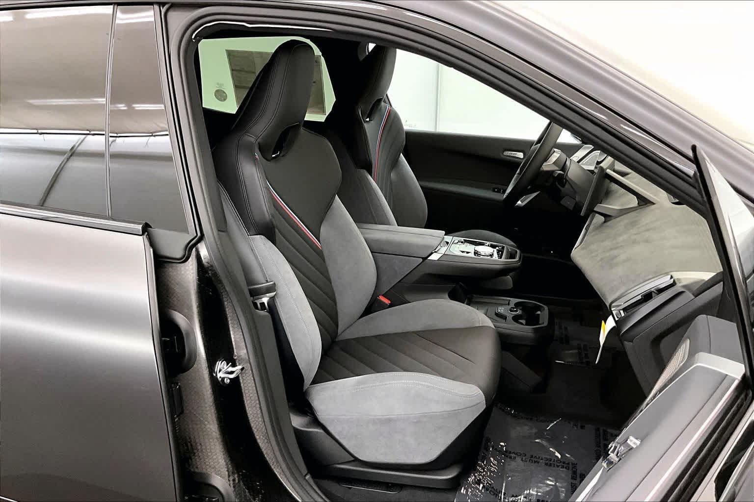 Thumbnail: 2026 BMW iX - 14