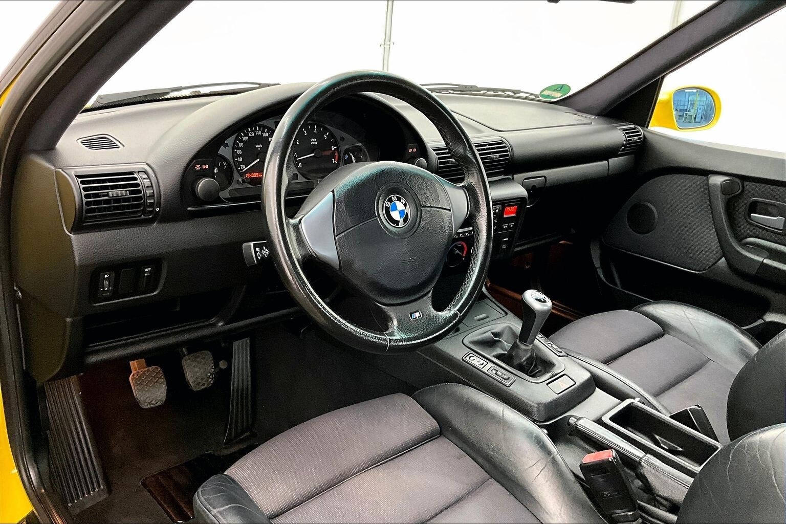 Thumbnail: 2000 BMW 2 Series - 2
