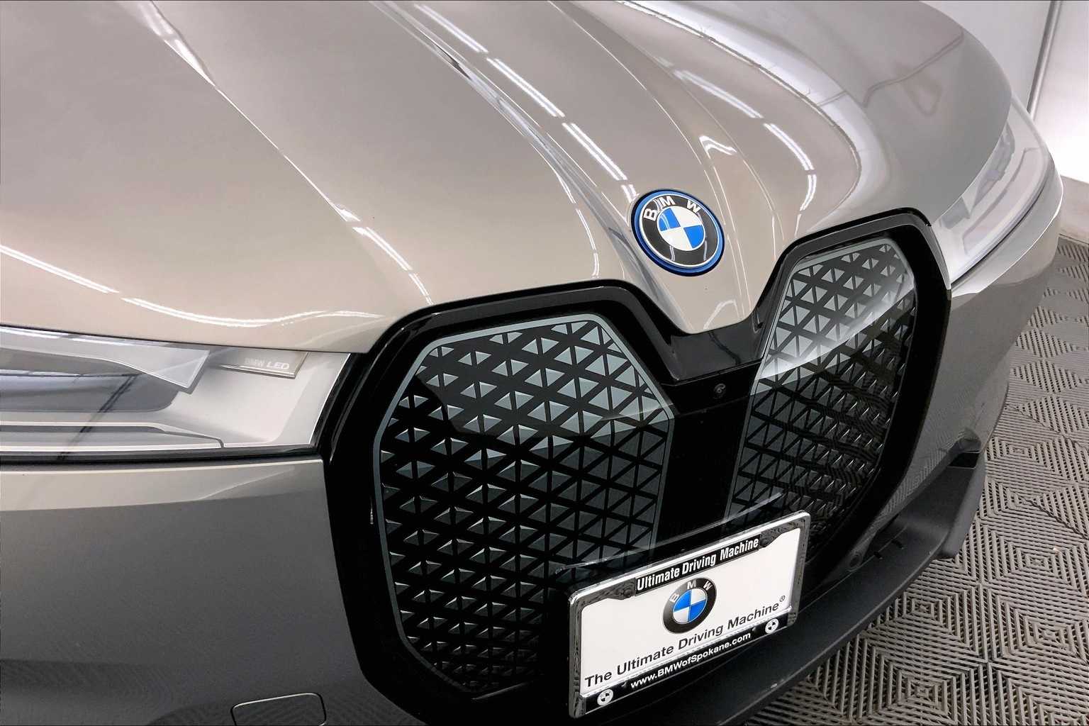 Thumbnail: 2023 BMW iX - 32